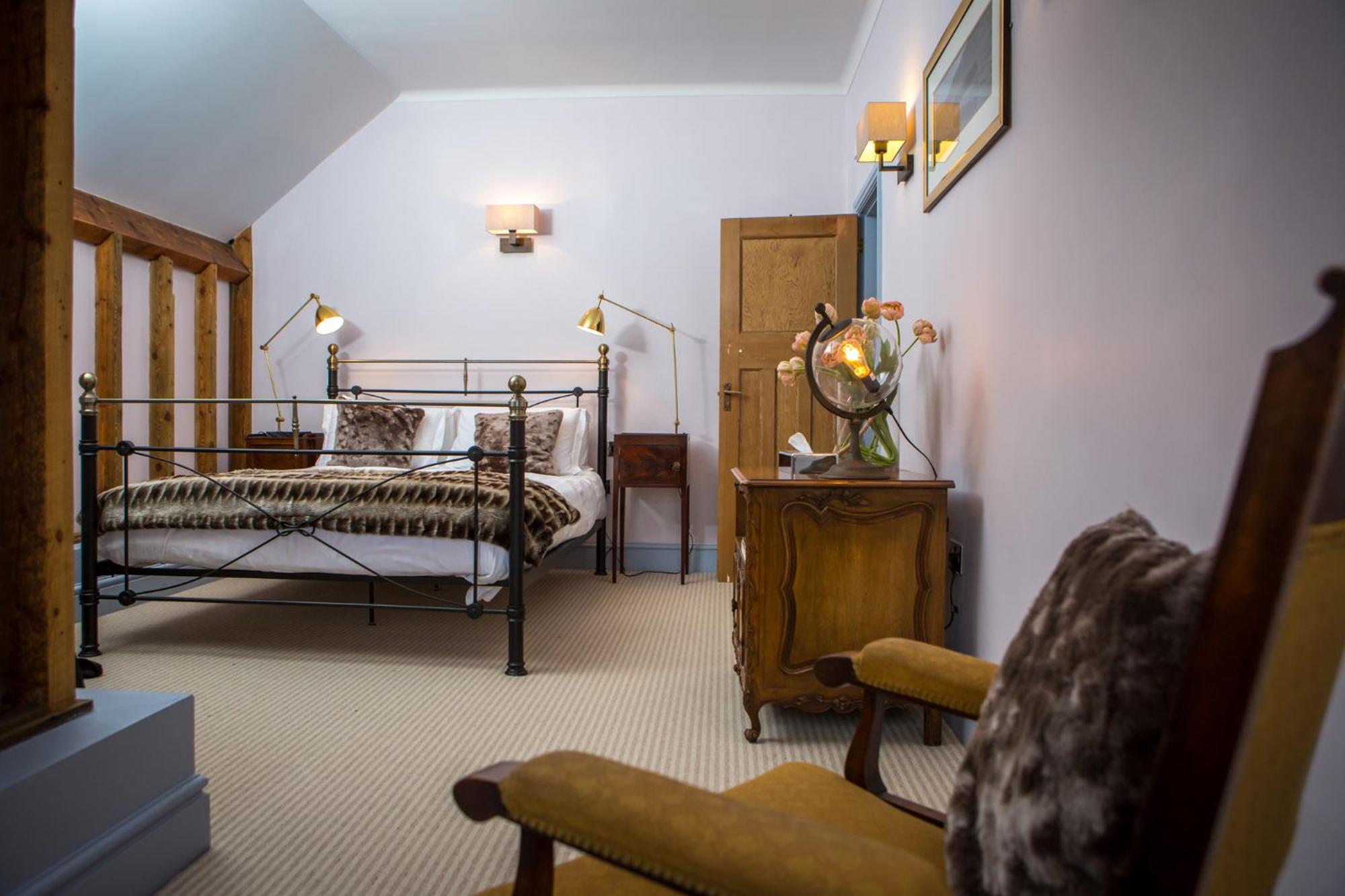 Suite with Lake View - Photo 4