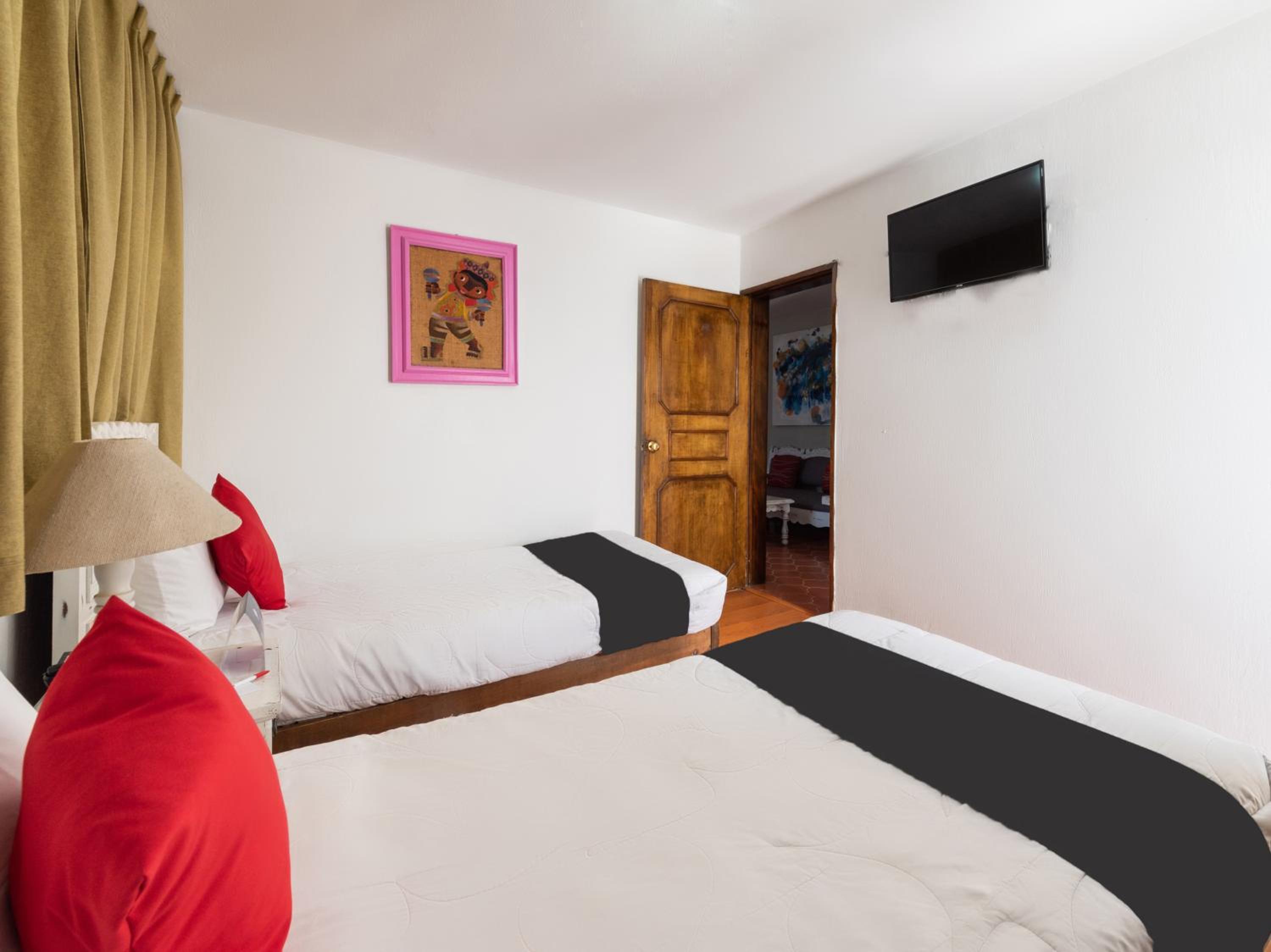 Standard Twin Room - Photo 1