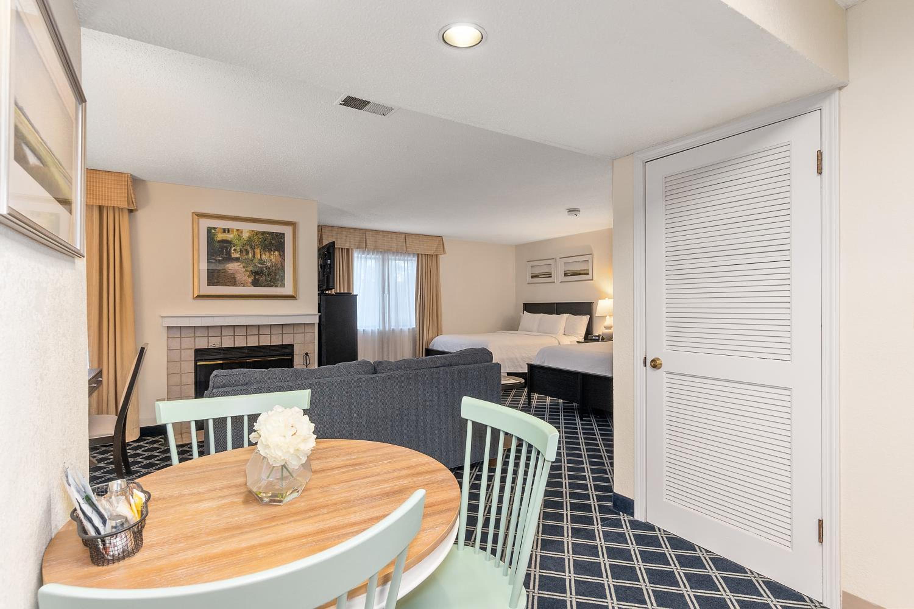 Queen Suite photo 3