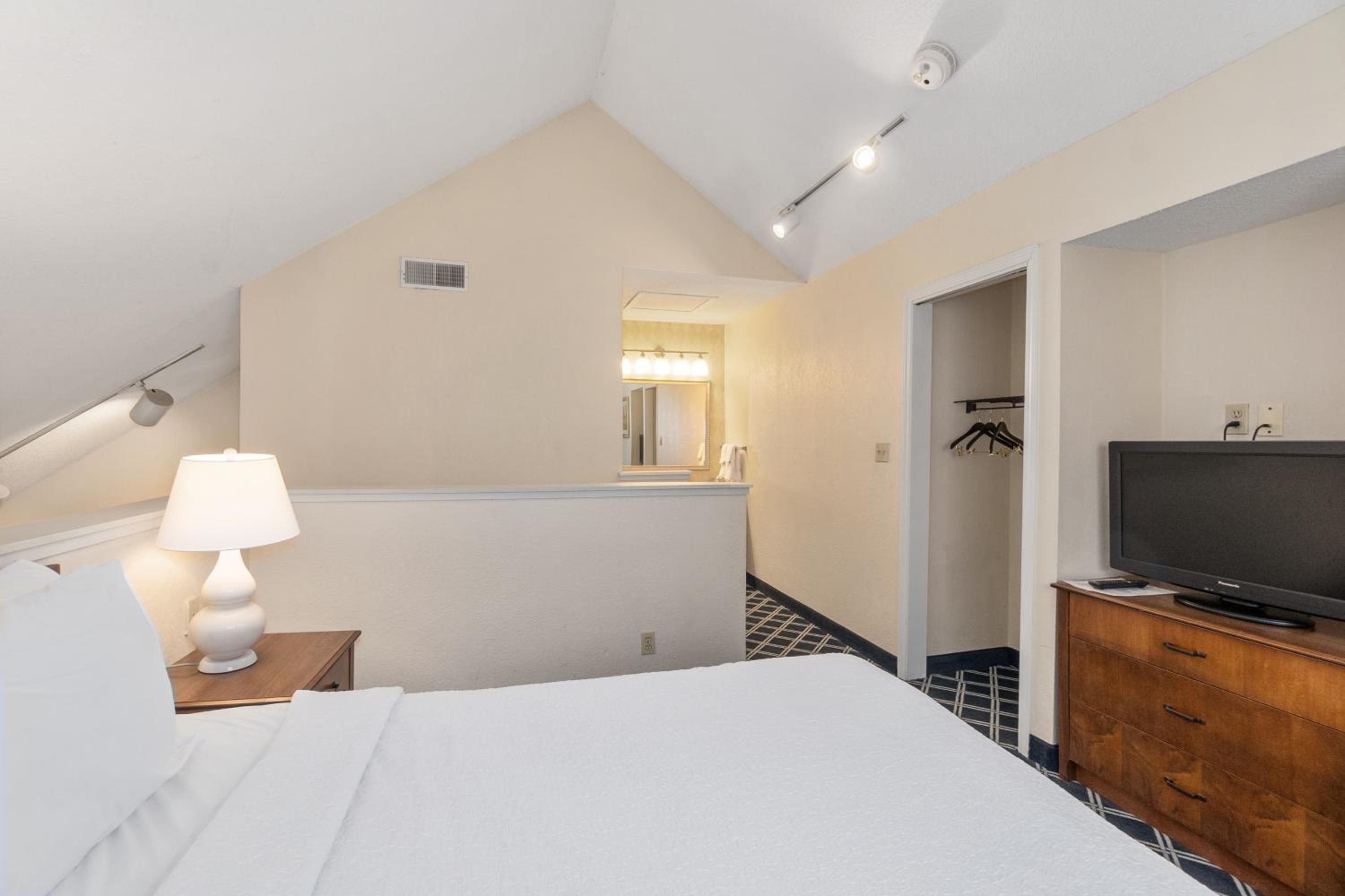Two-Bedroom Suite photo 2