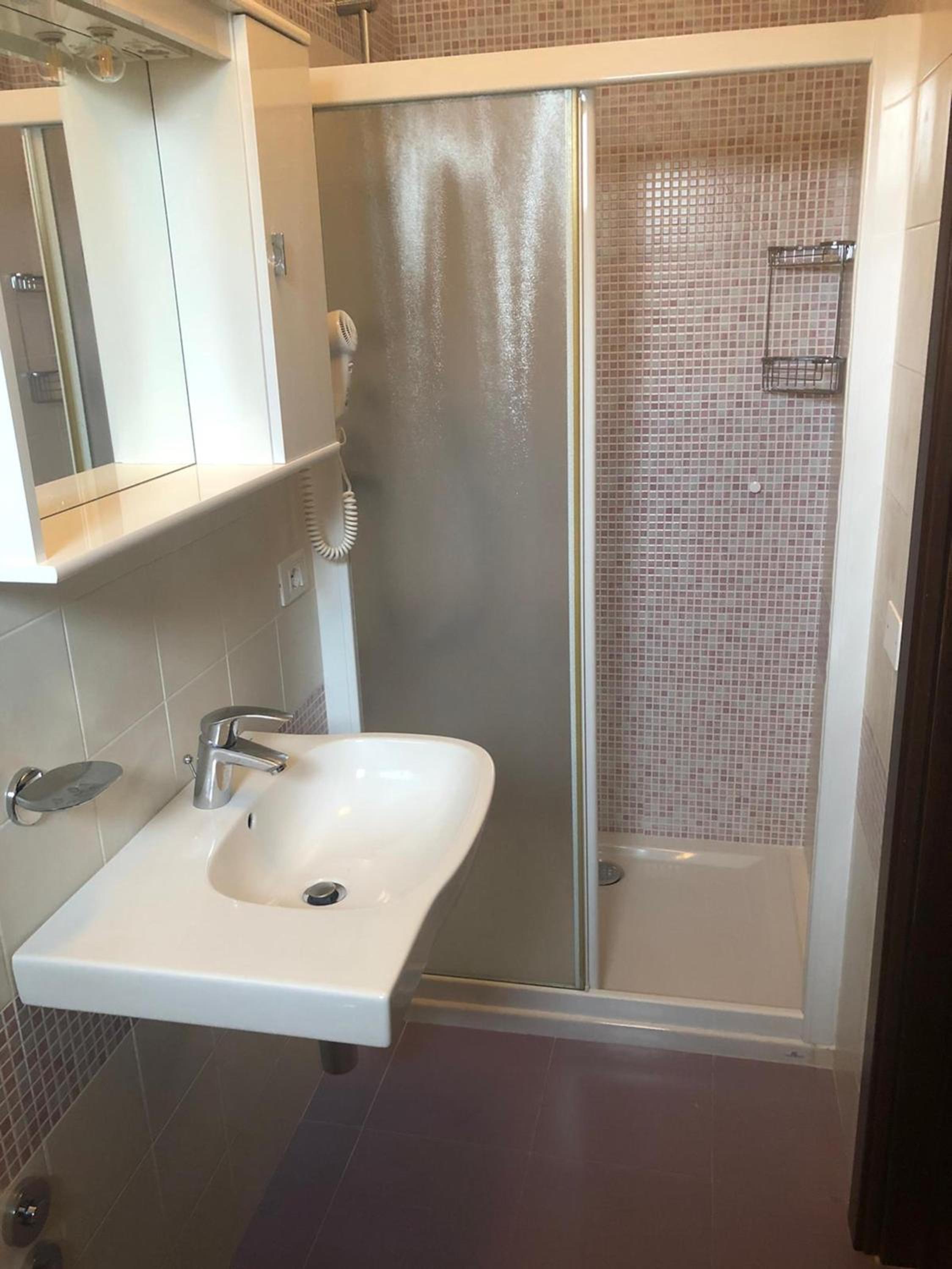 Double Room - Photo 20