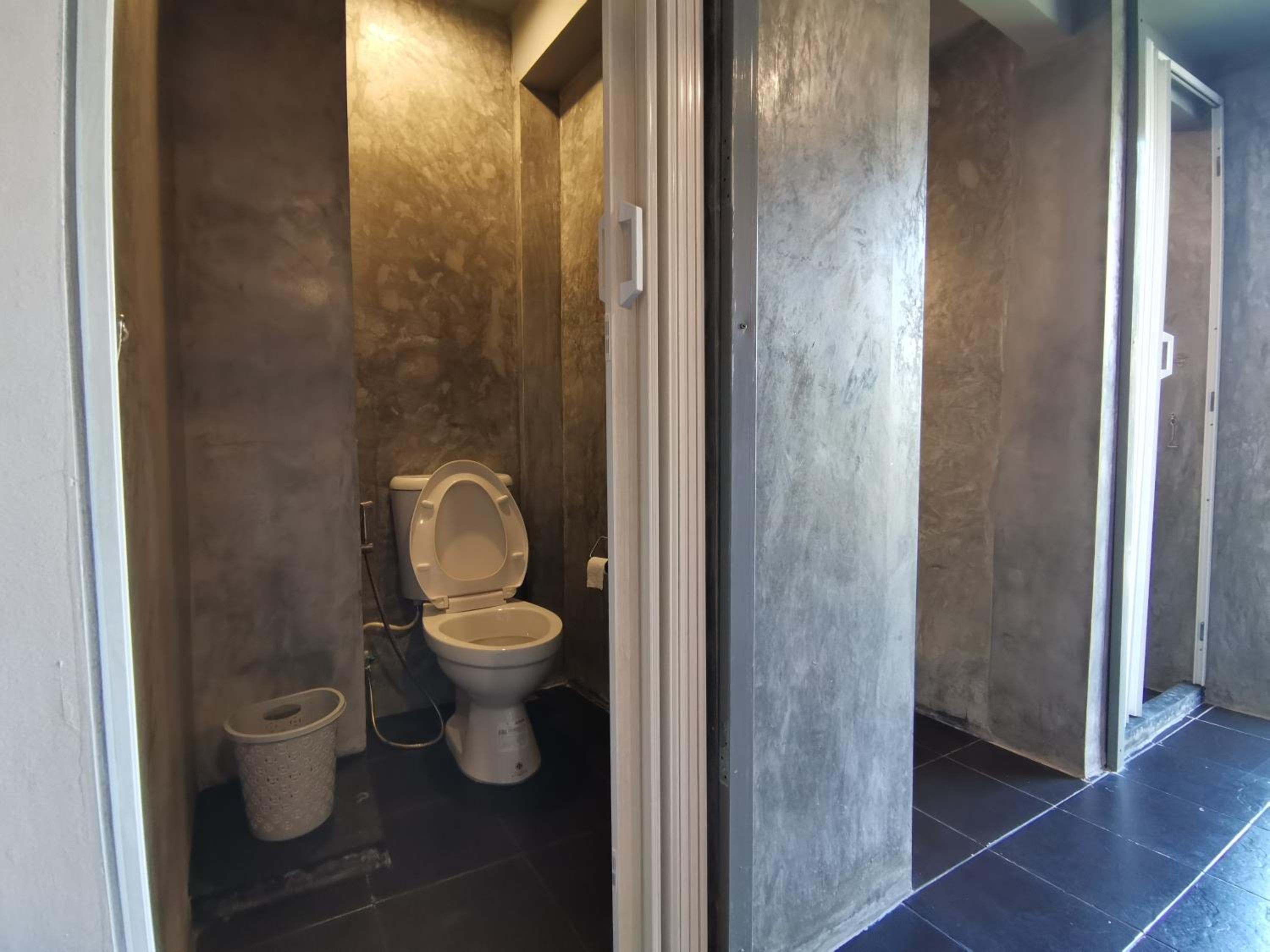 Standard Single Room with Shared Bathroom photo 2