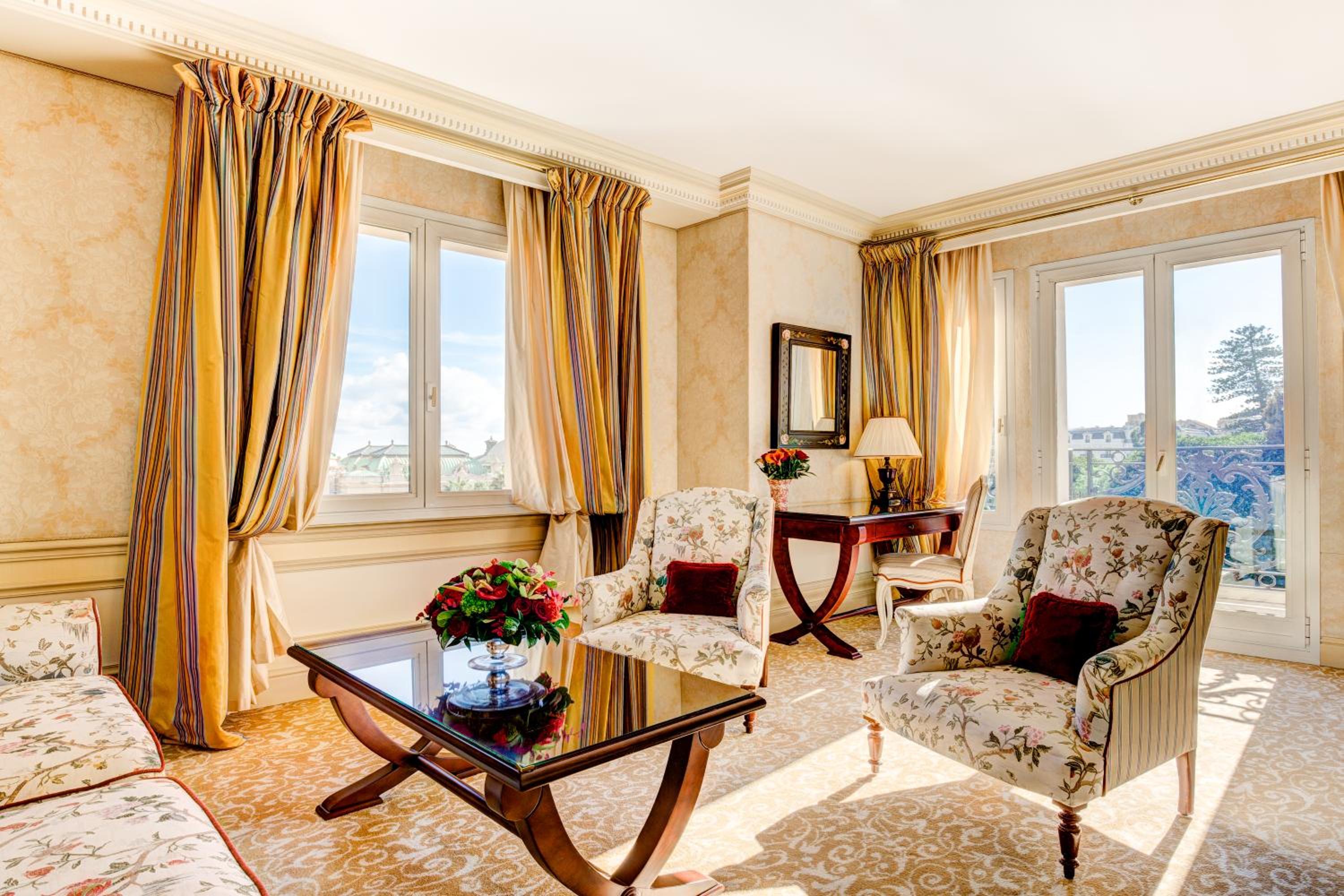 Deluxe Suite with Sea View
