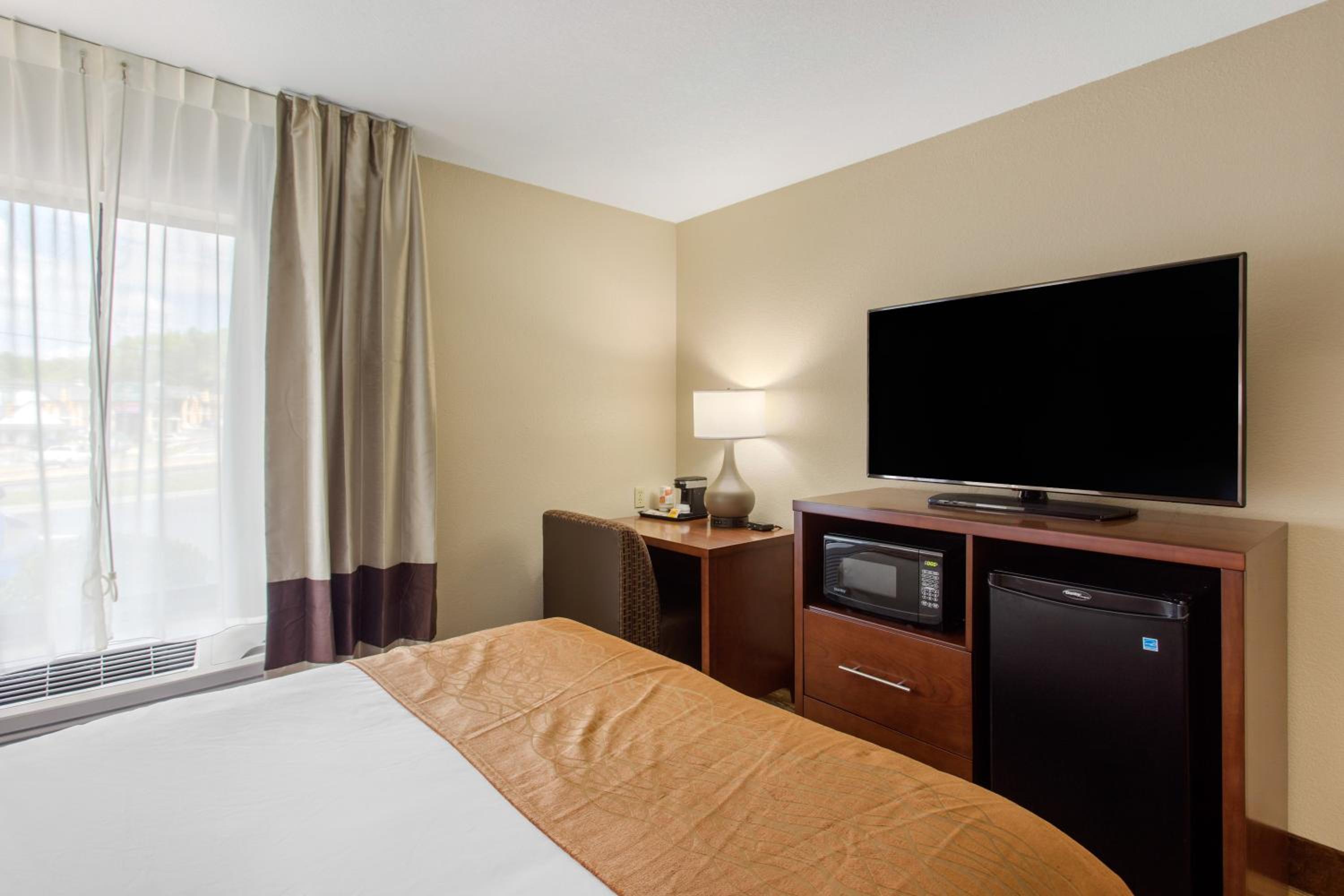 Queen Room - Accessible/Nonsmoking - Photo 3