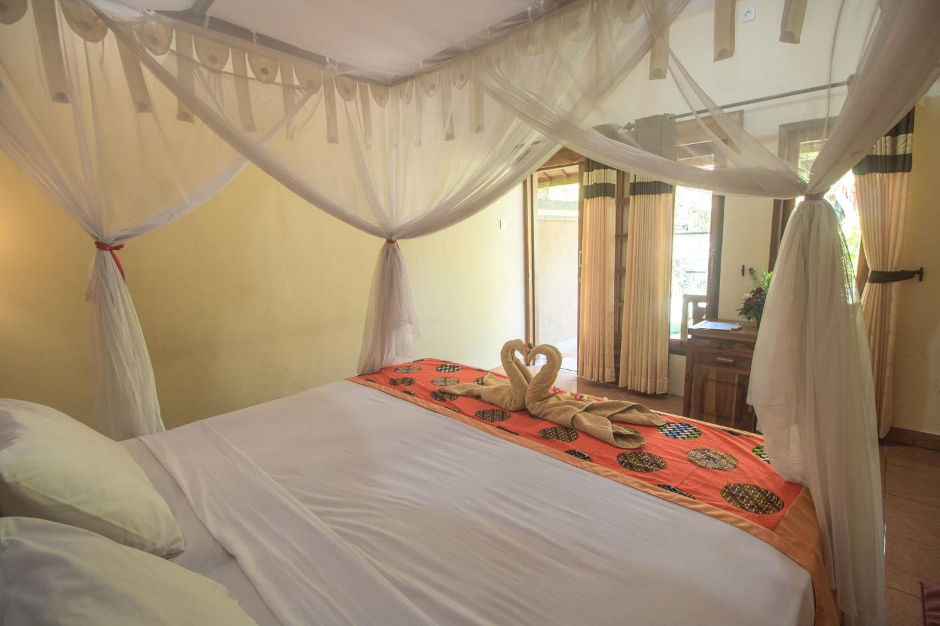 Superior Double or Twin Room - Photo 16