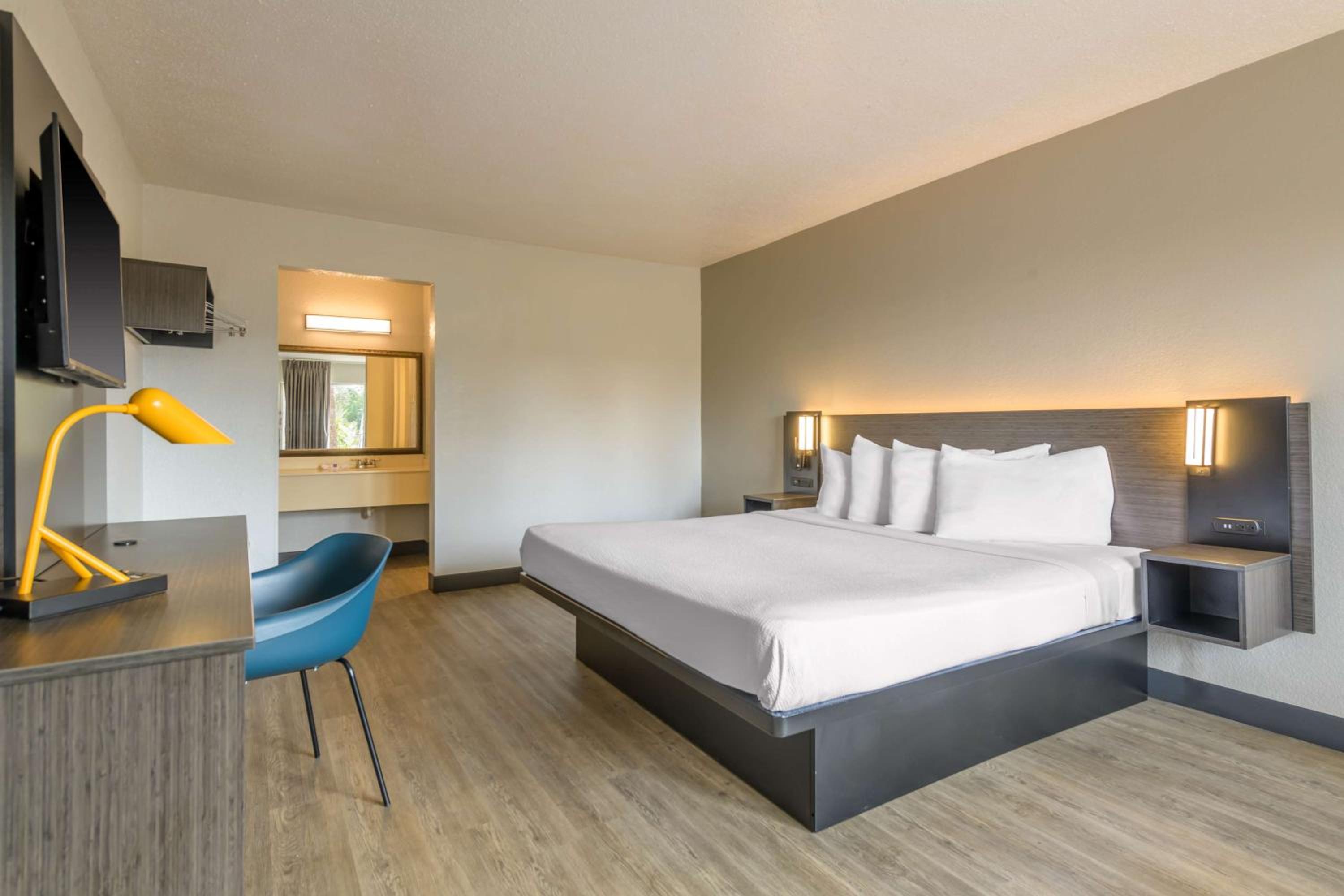 Motel 6-Spring Hill, FL - Weeki Wachee