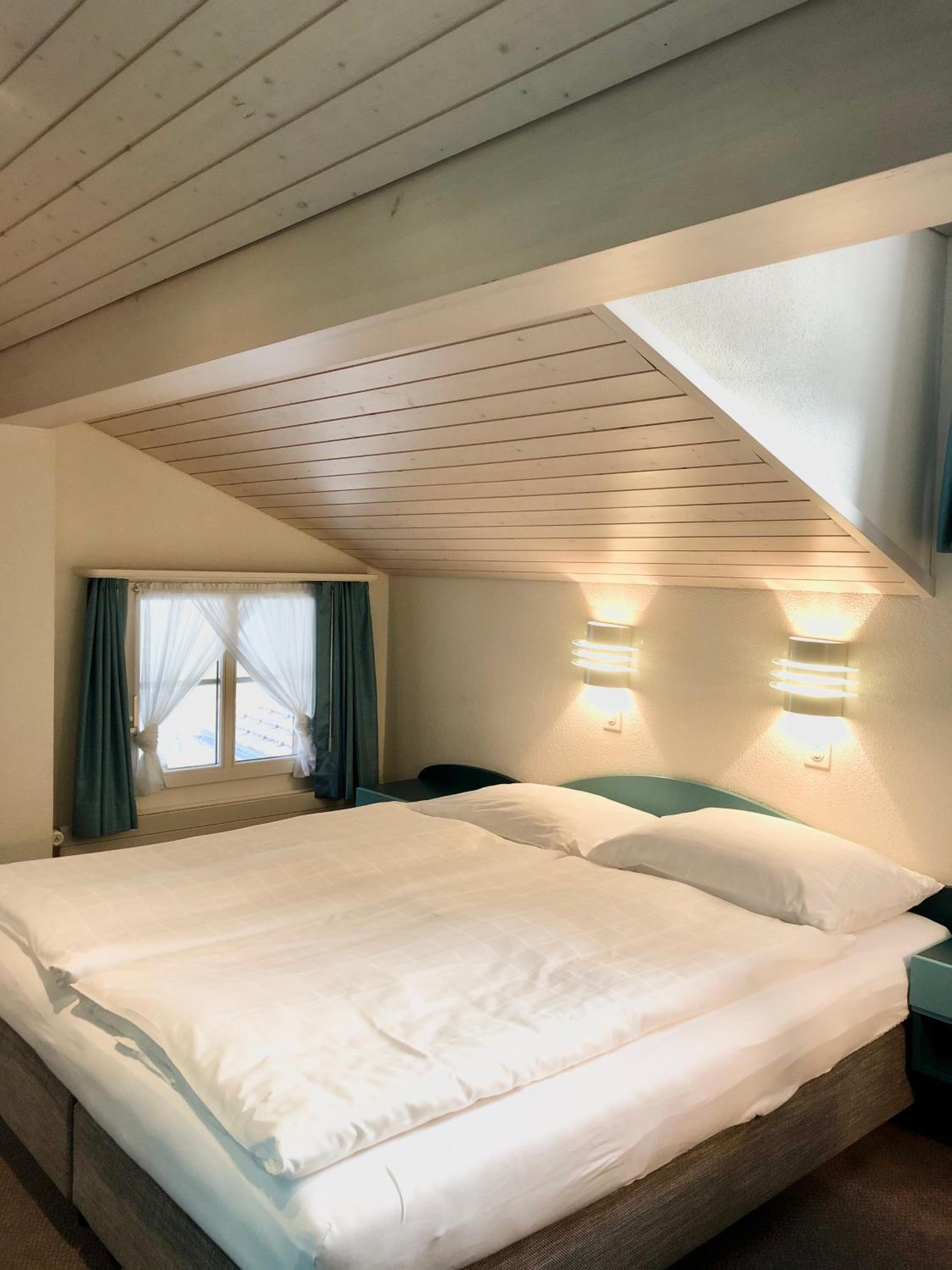Standard Double Room with Mountain View - Photo 3
