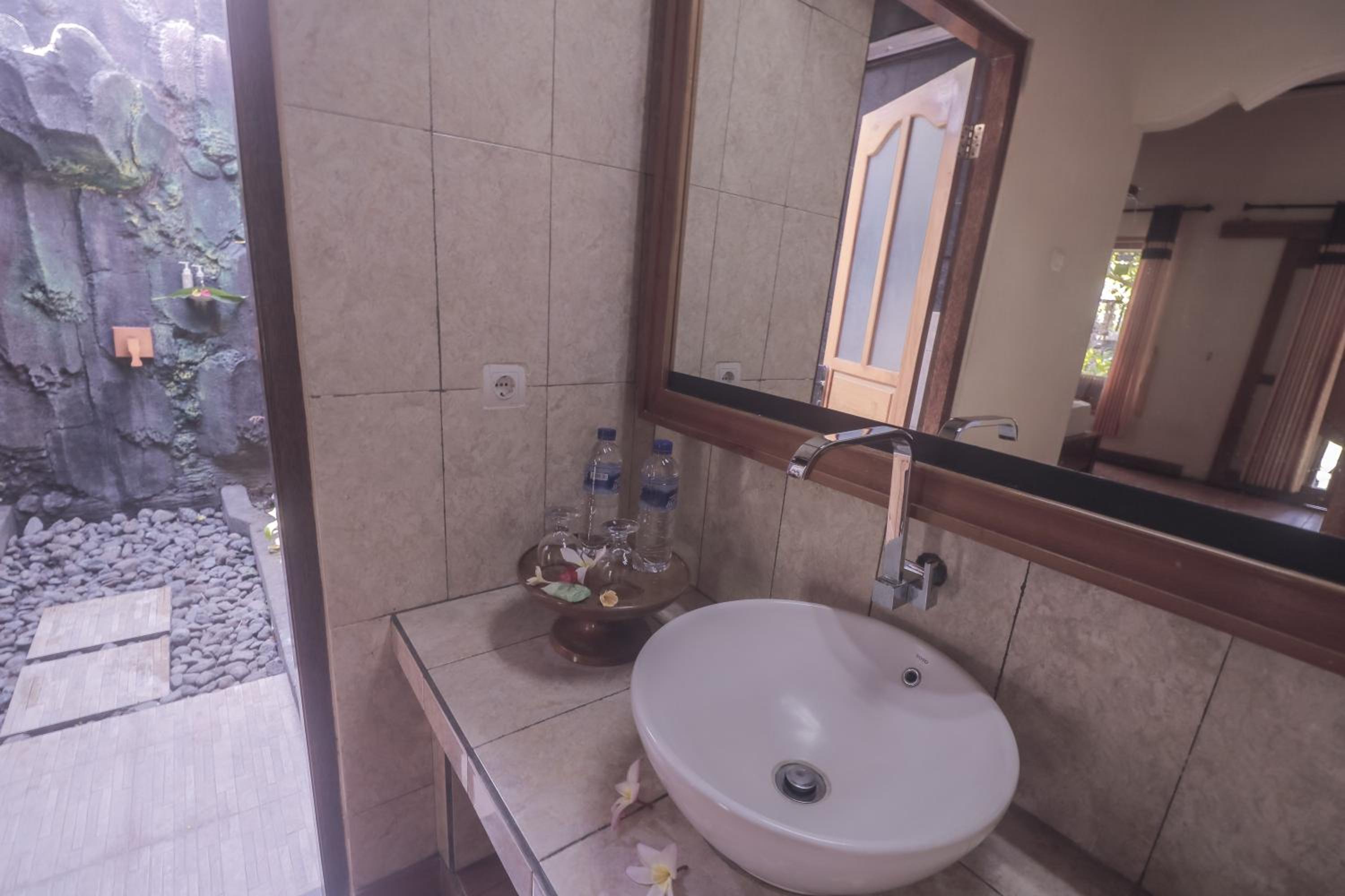 Deluxe Double or Twin Room - Photo 15