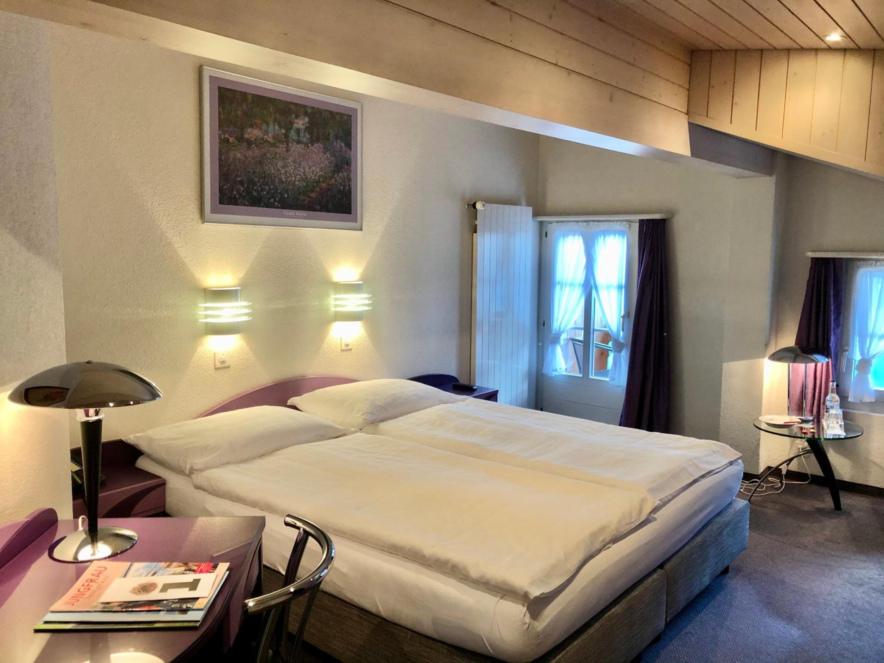 Standard Double Room with Lake View