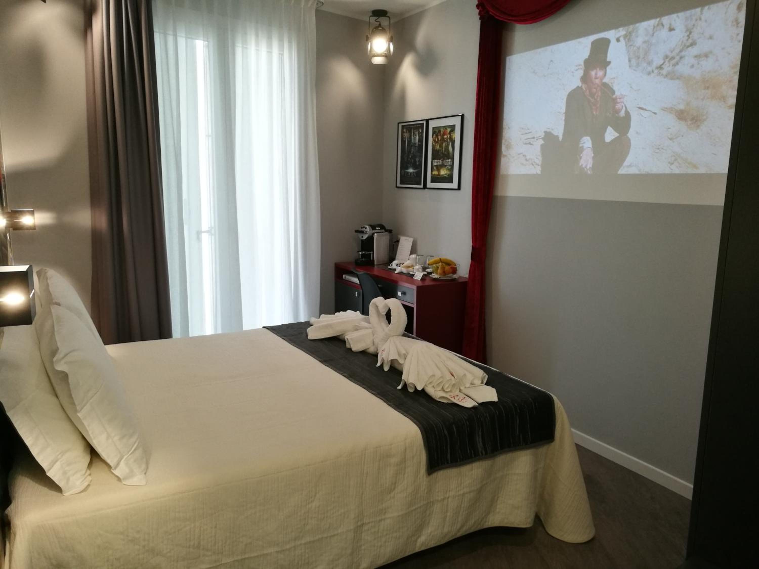 Deluxe Double Room - Photo 5