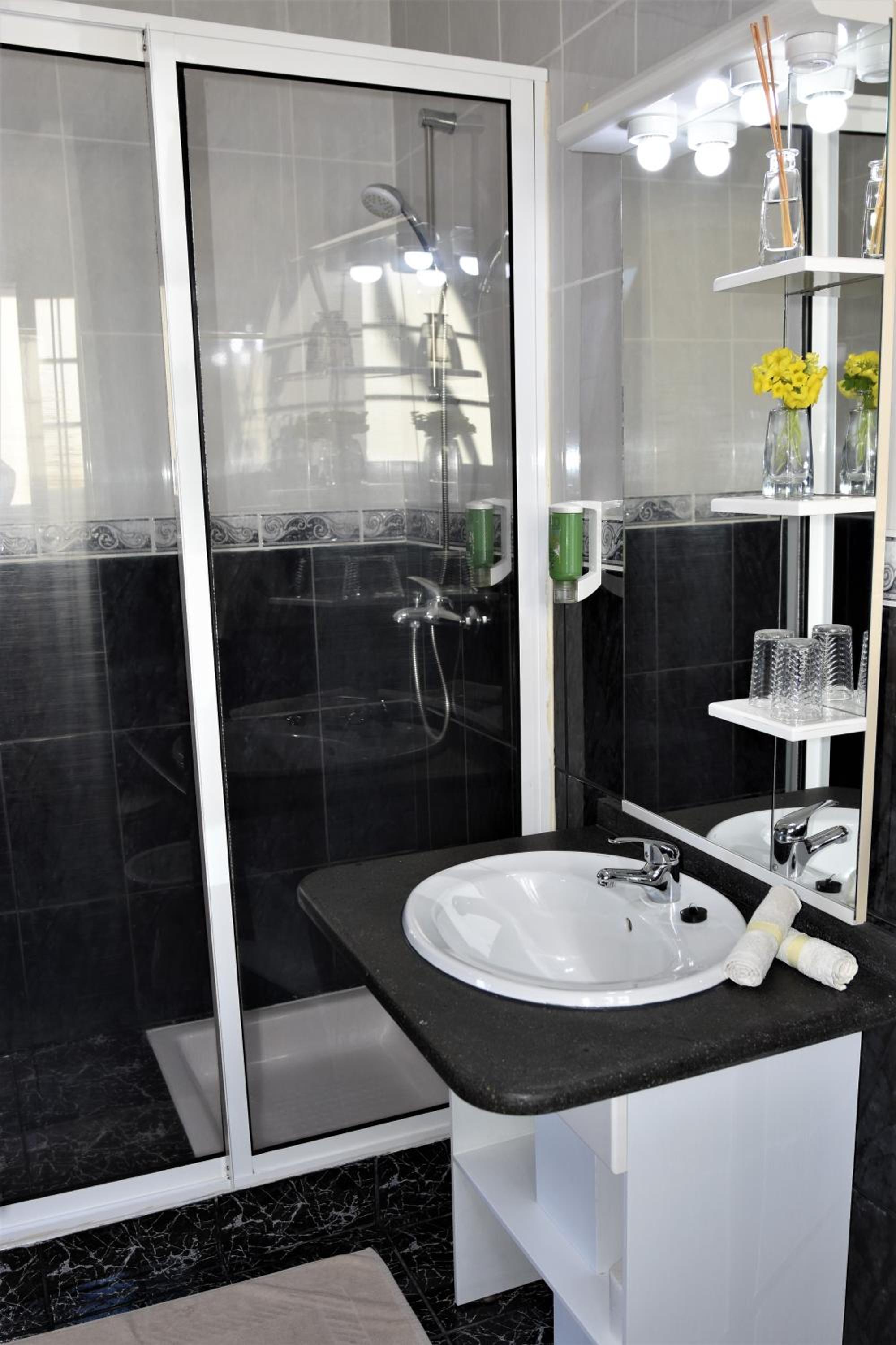 Double Room with Private Bathroom photo 3