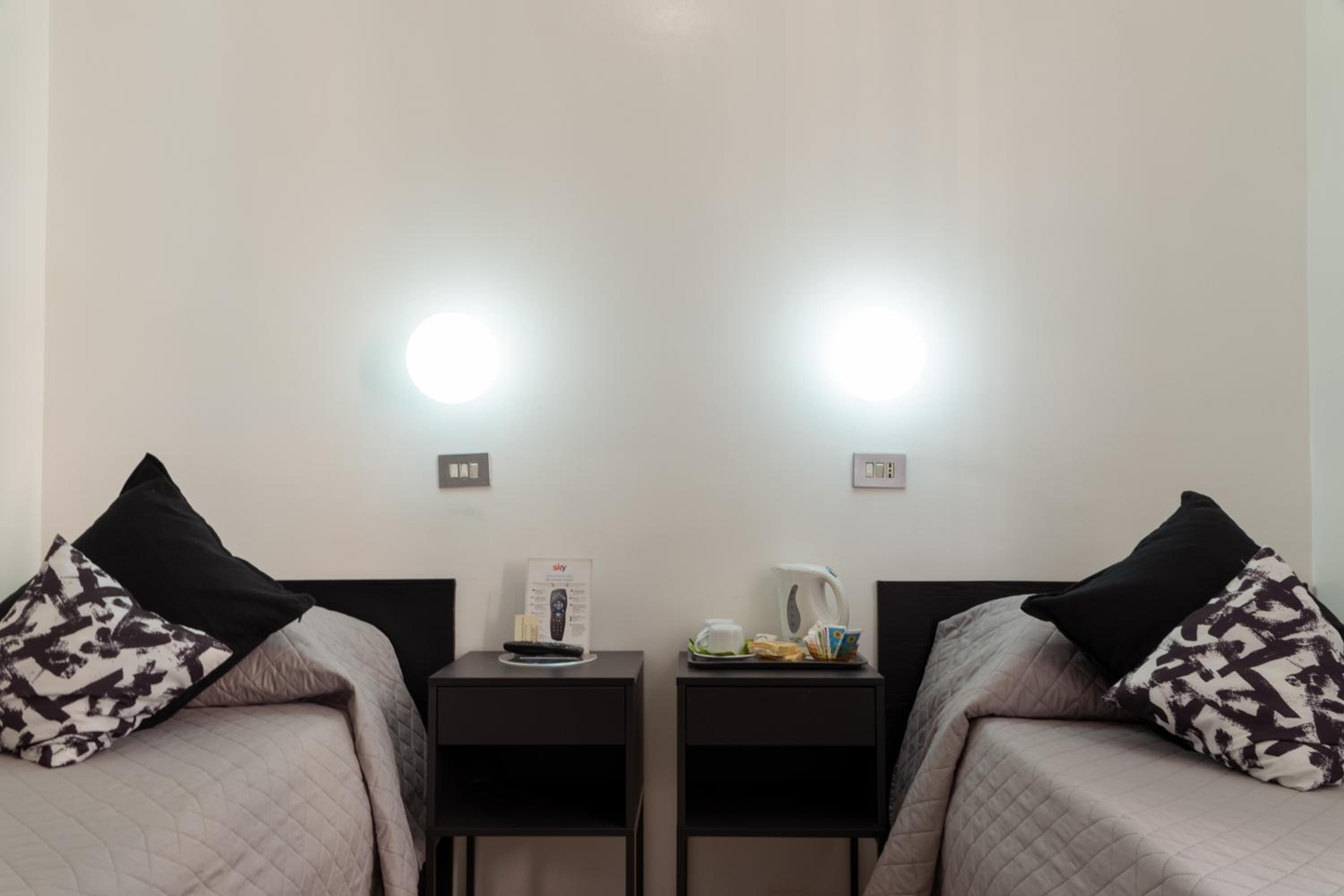 Double Room thumbnail 5