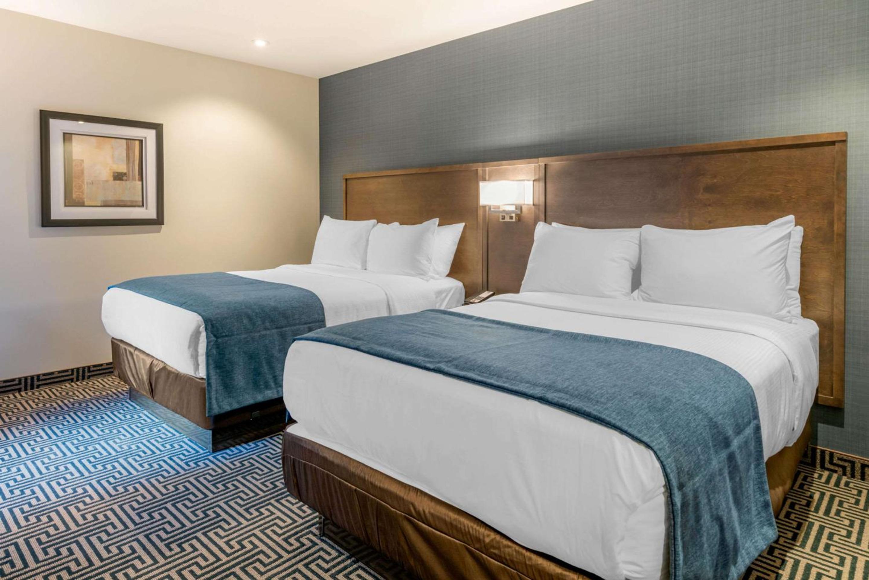 Double Room with Two Double Beds - Non-Smoking - Photo 1