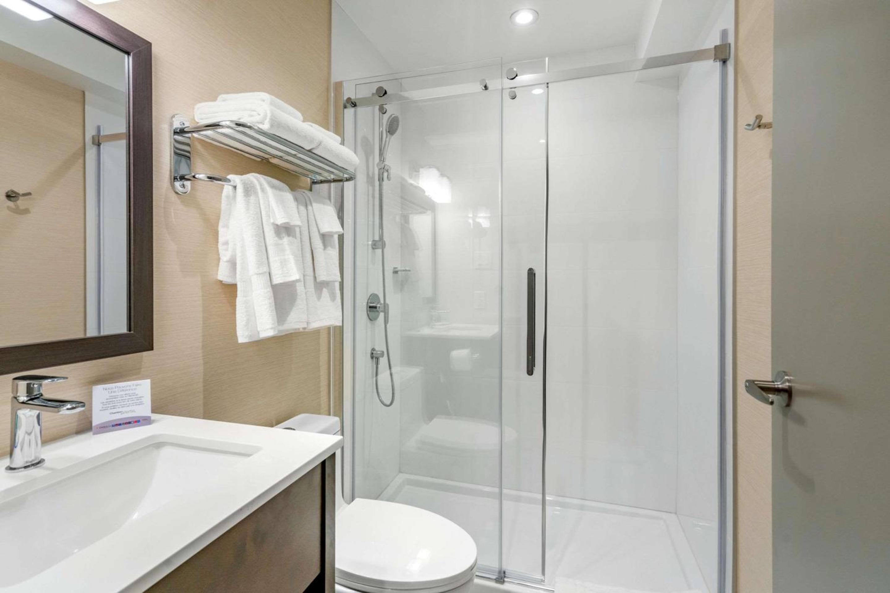 Double Room with Two Double Beds - Non-Smoking - Photo 4