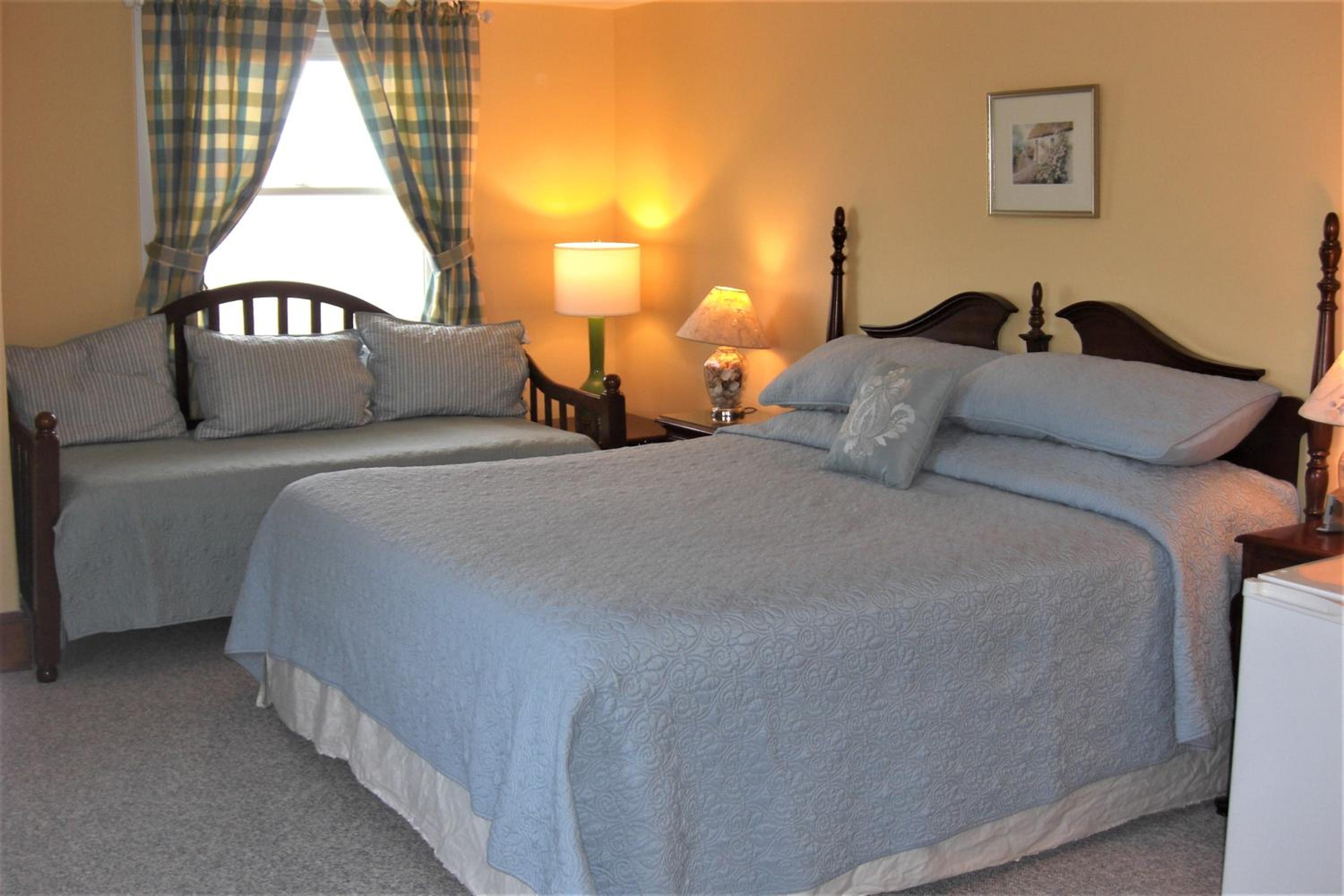Standard King Room photo 1
