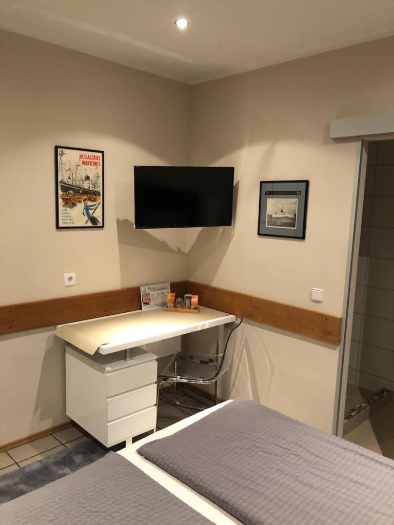Double or Twin Room photo 2