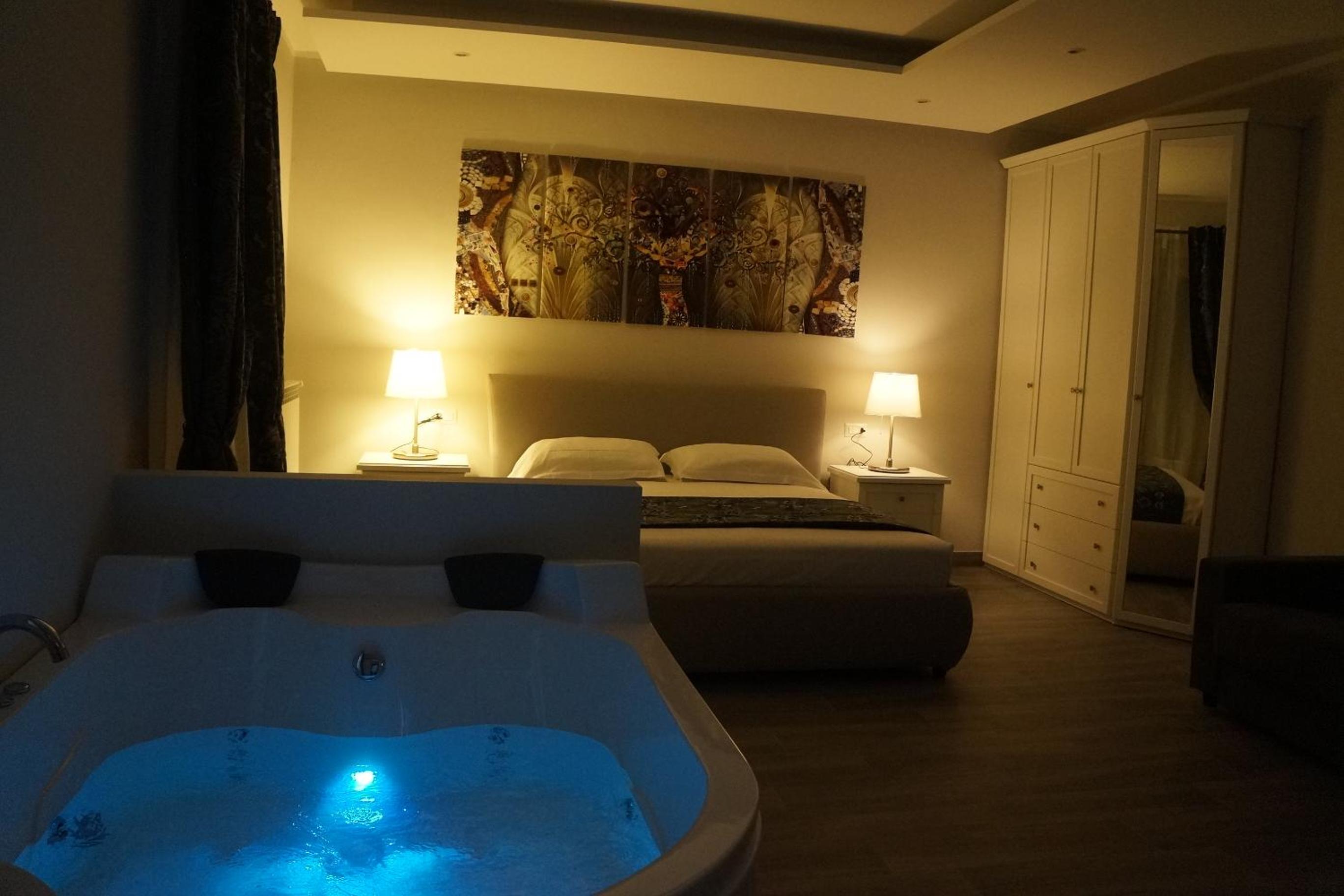 Deluxe Junior Suite - Photo 3