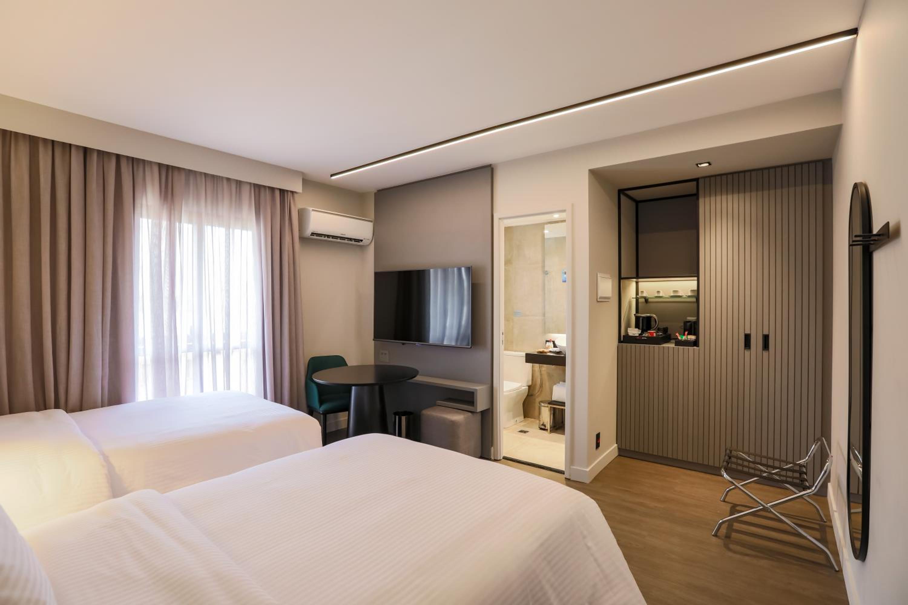 Deluxe Twin Room - Photo 6
