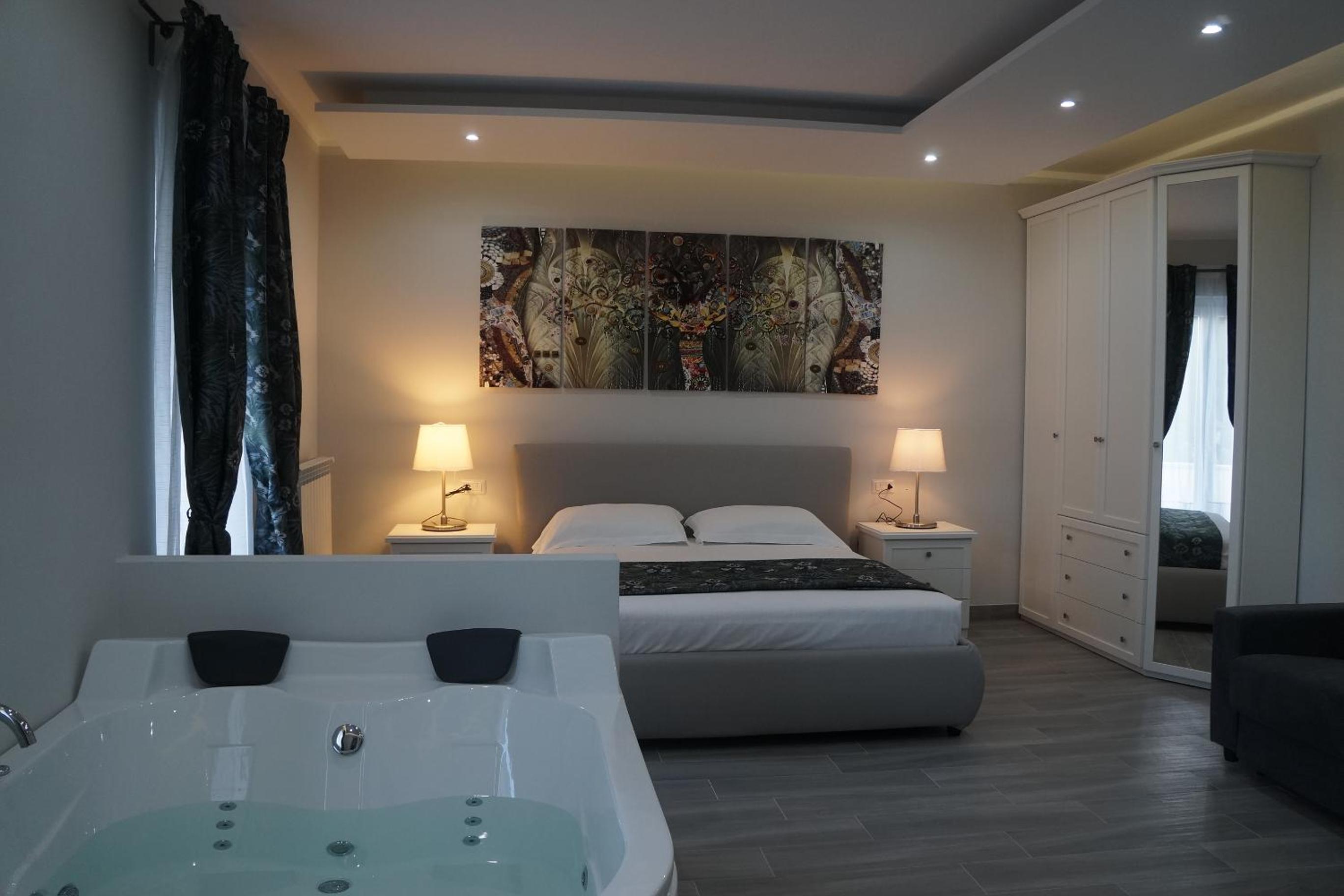 Deluxe Junior Suite - Photo 1