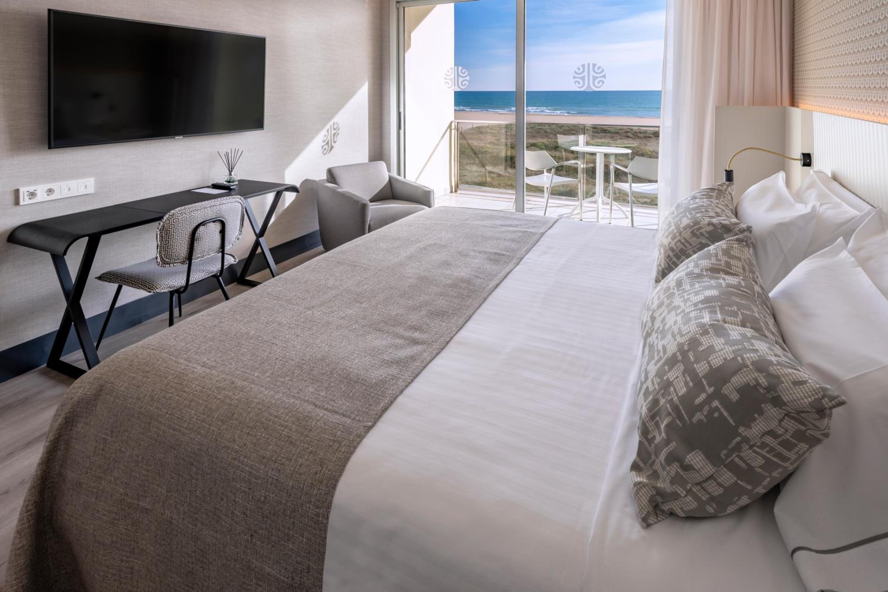 Double Room with Sea View - Photo 4