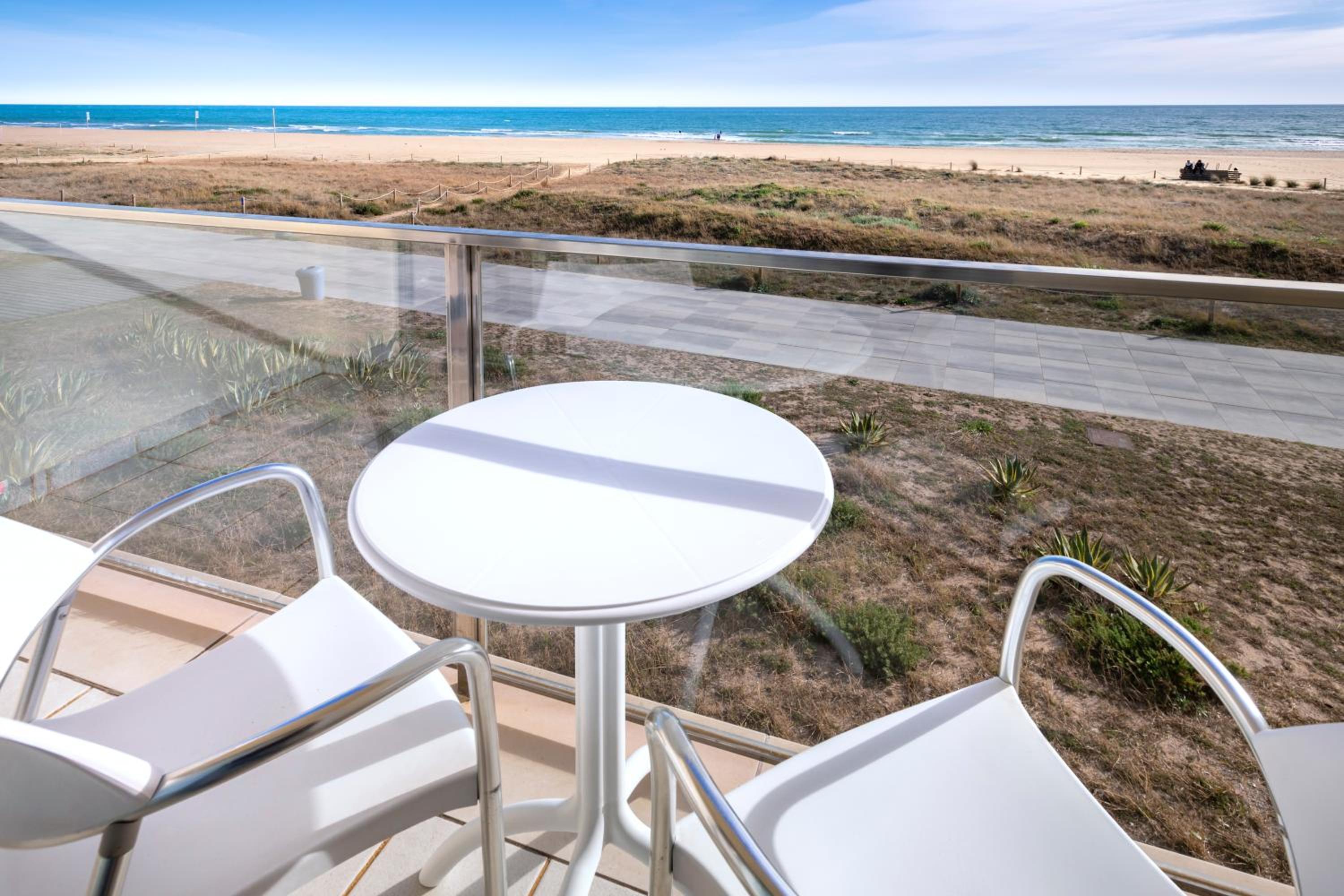 Double Room with Sea View - Photo 7
