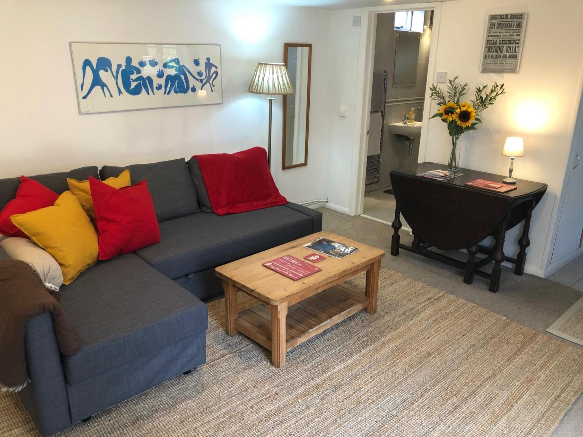 One-Bedroom Apartment photo 1