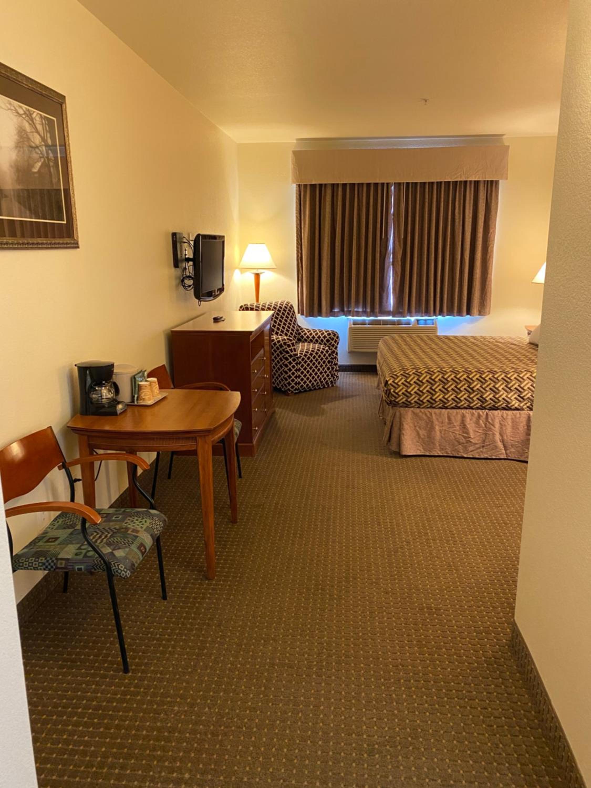 King Room - Non-Smoking photo 1