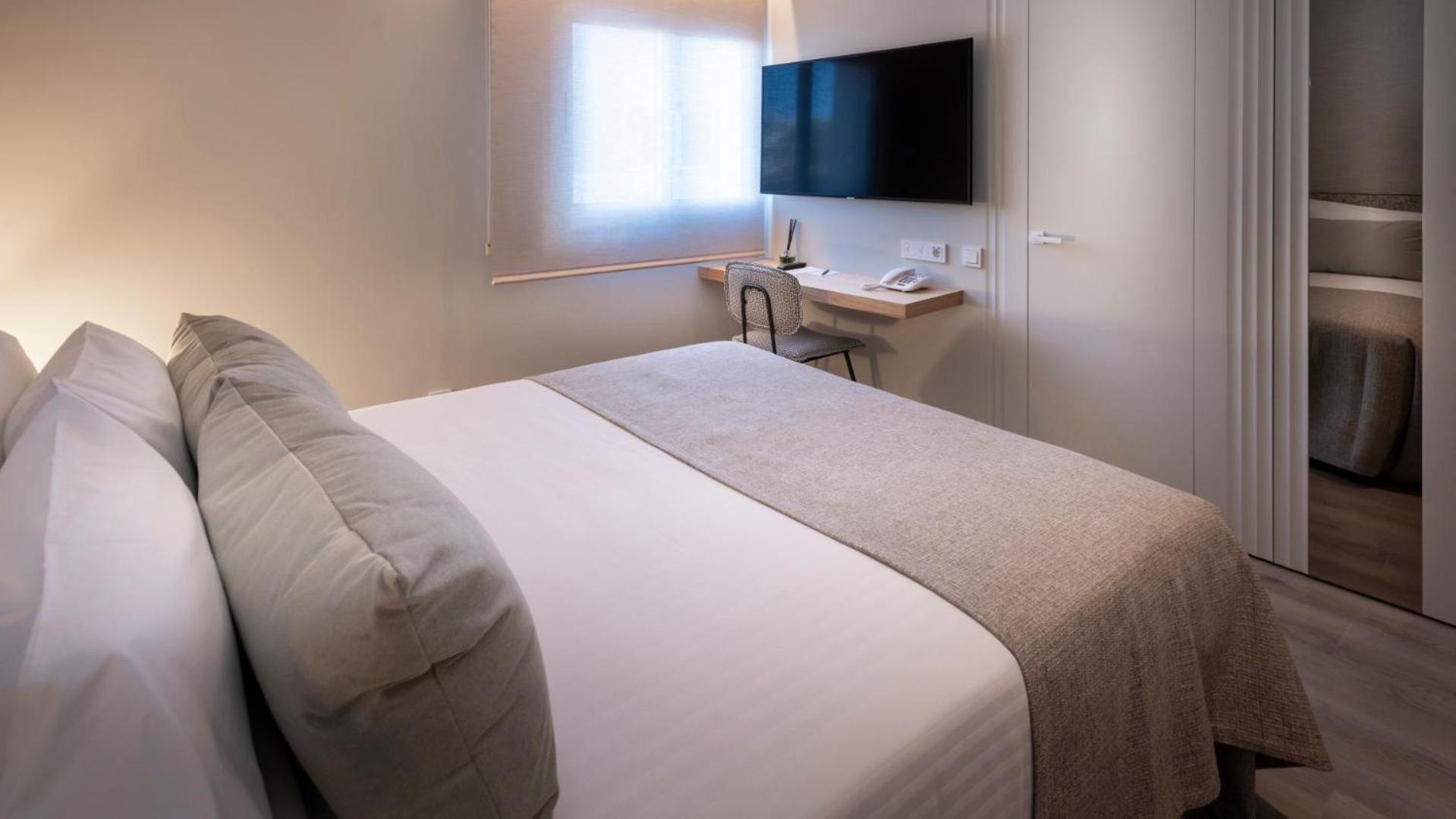 Budget Double Room photo 2