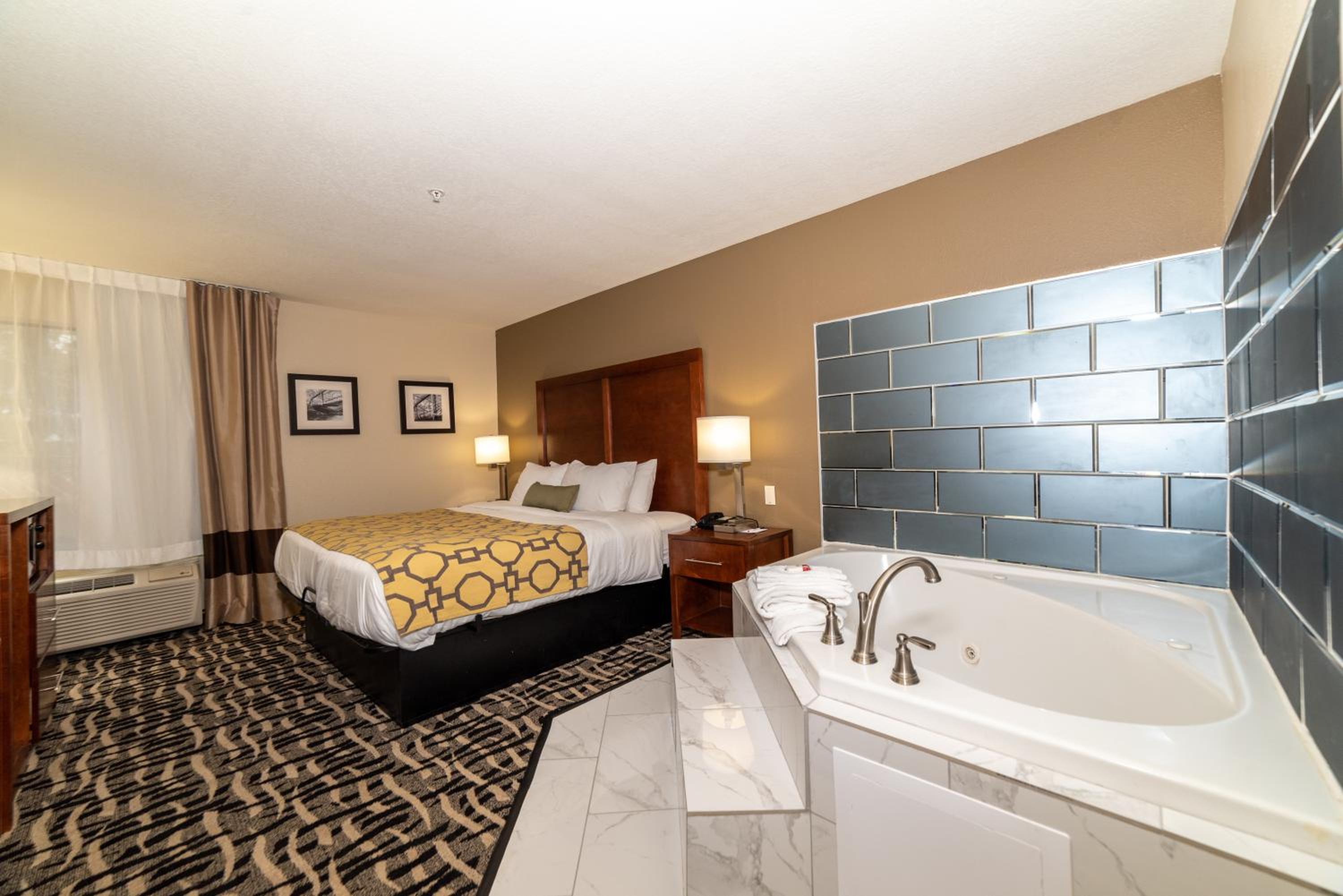 King Studio Suite - Non-Smoking - Photo 6
