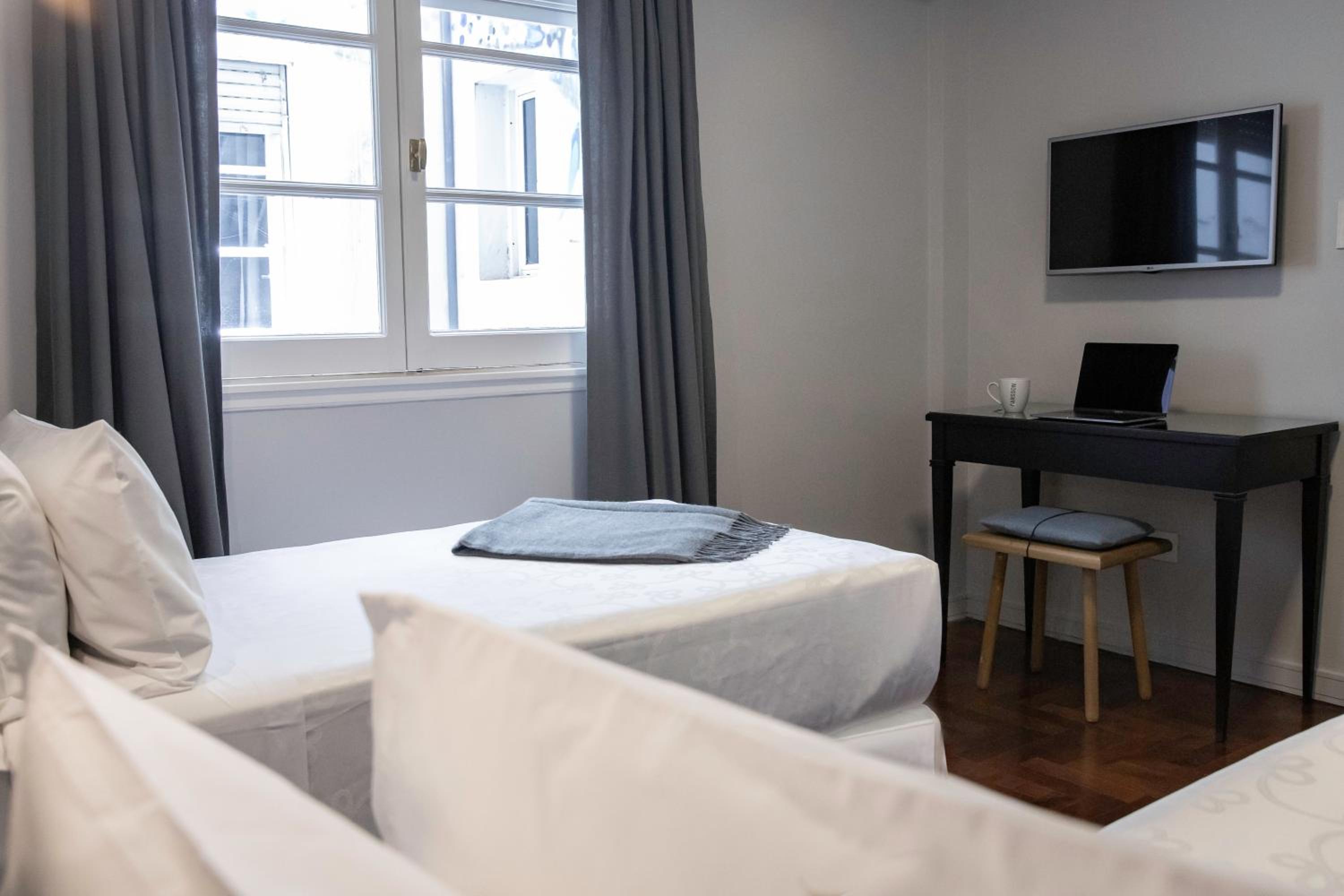 Deluxe Twin Room photo 3