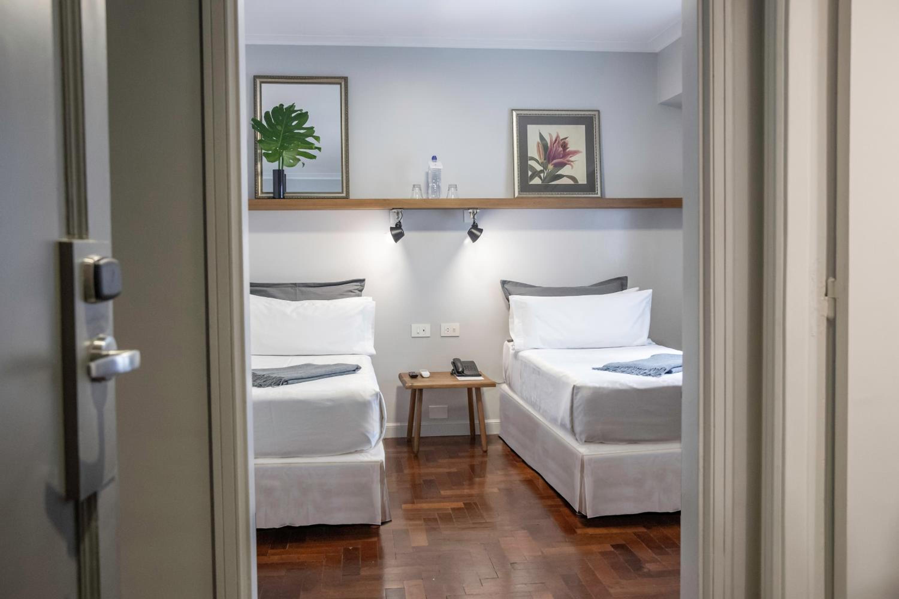 Deluxe Twin Room photo 2