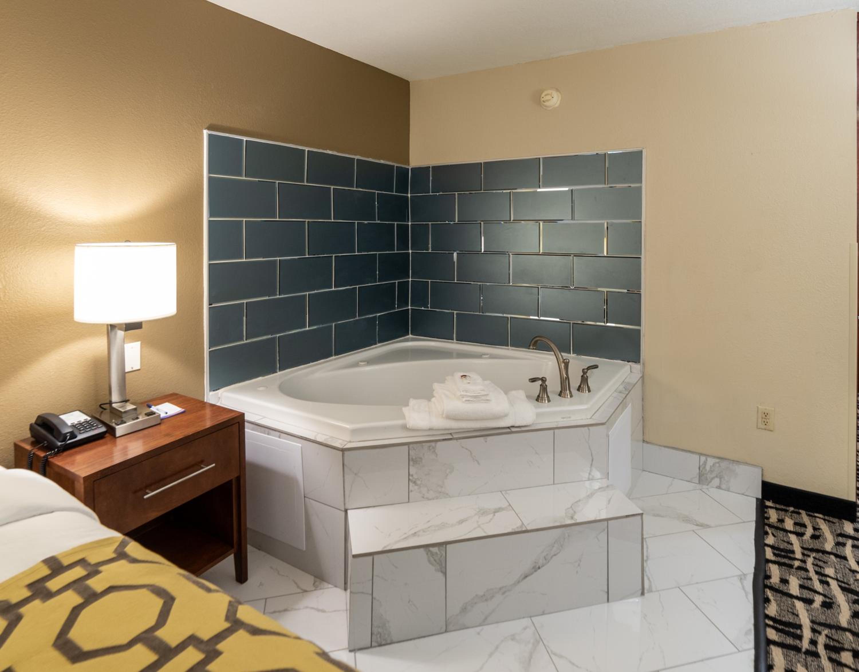 King Studio Suite - Non-Smoking - Photo 5