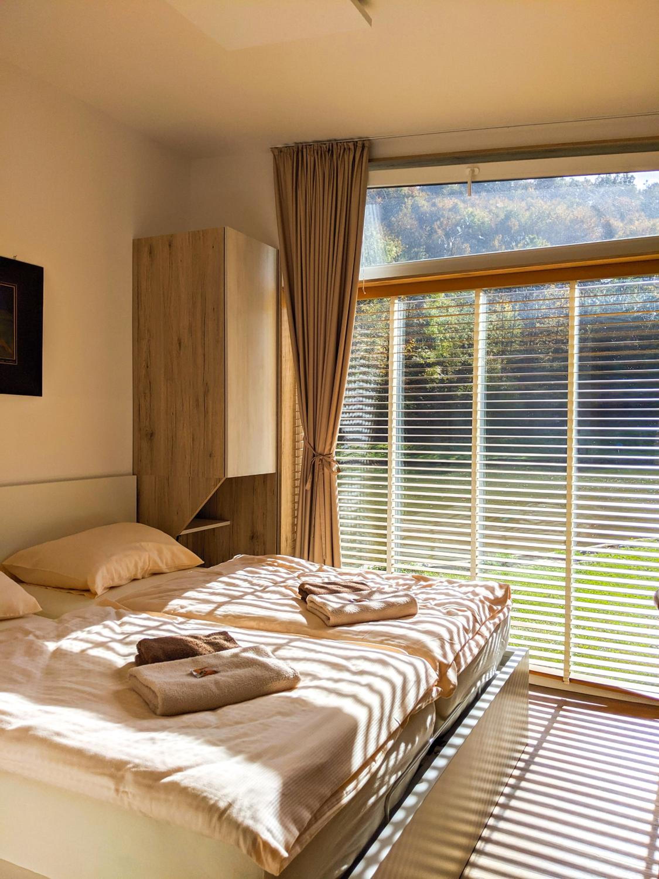 Two-Bedroom House - Photo 2