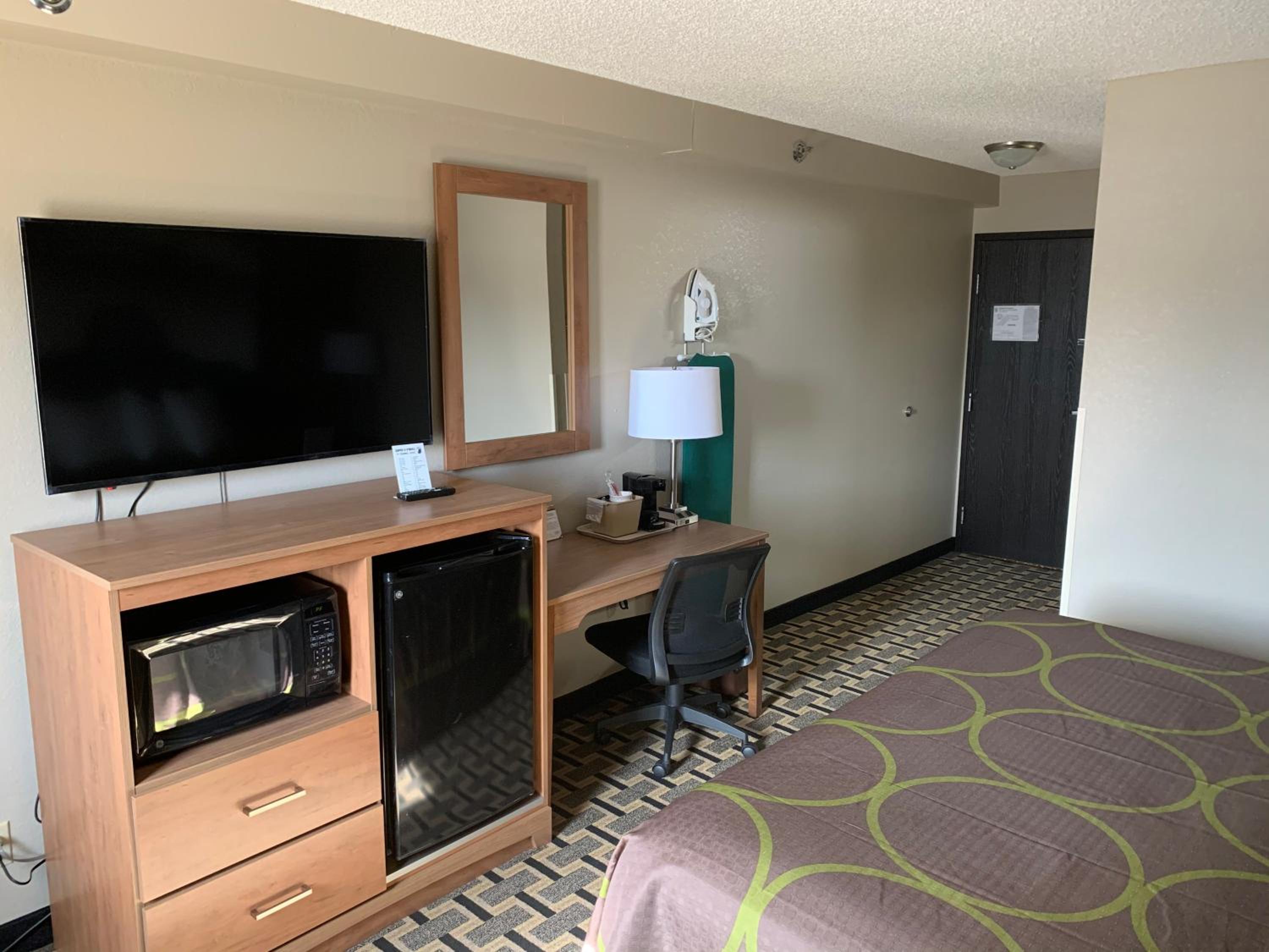 Standard Room With One King Bed - Non-Smoking