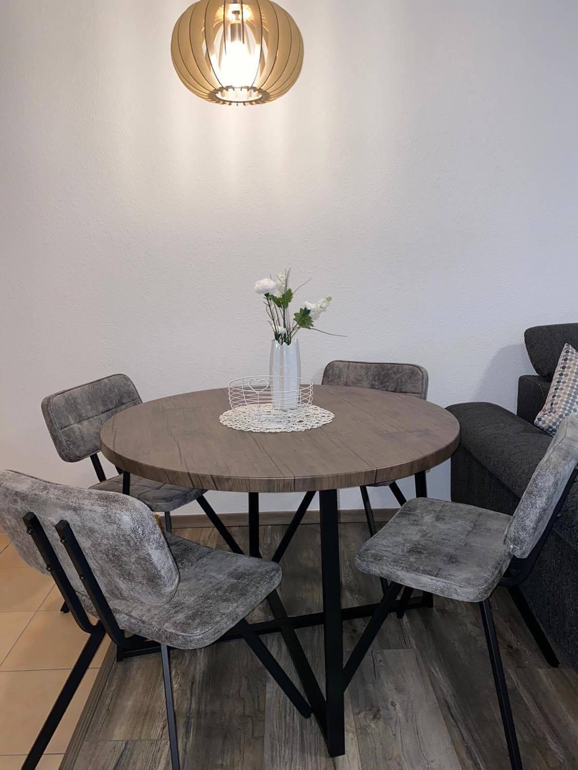 One-Bedroom Apartment - Photo 6