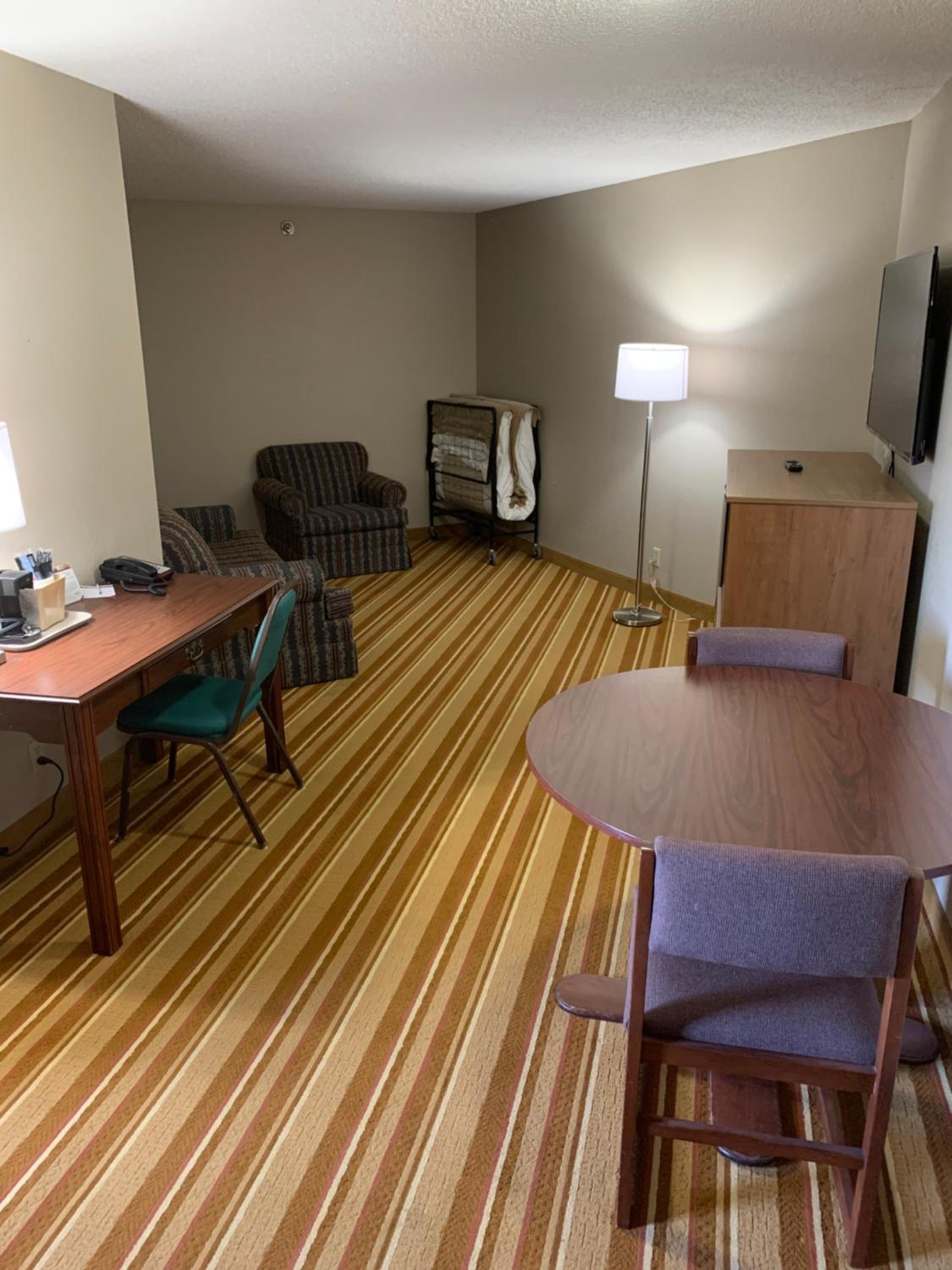 One-Bedroom King Suite - Non-Smoking