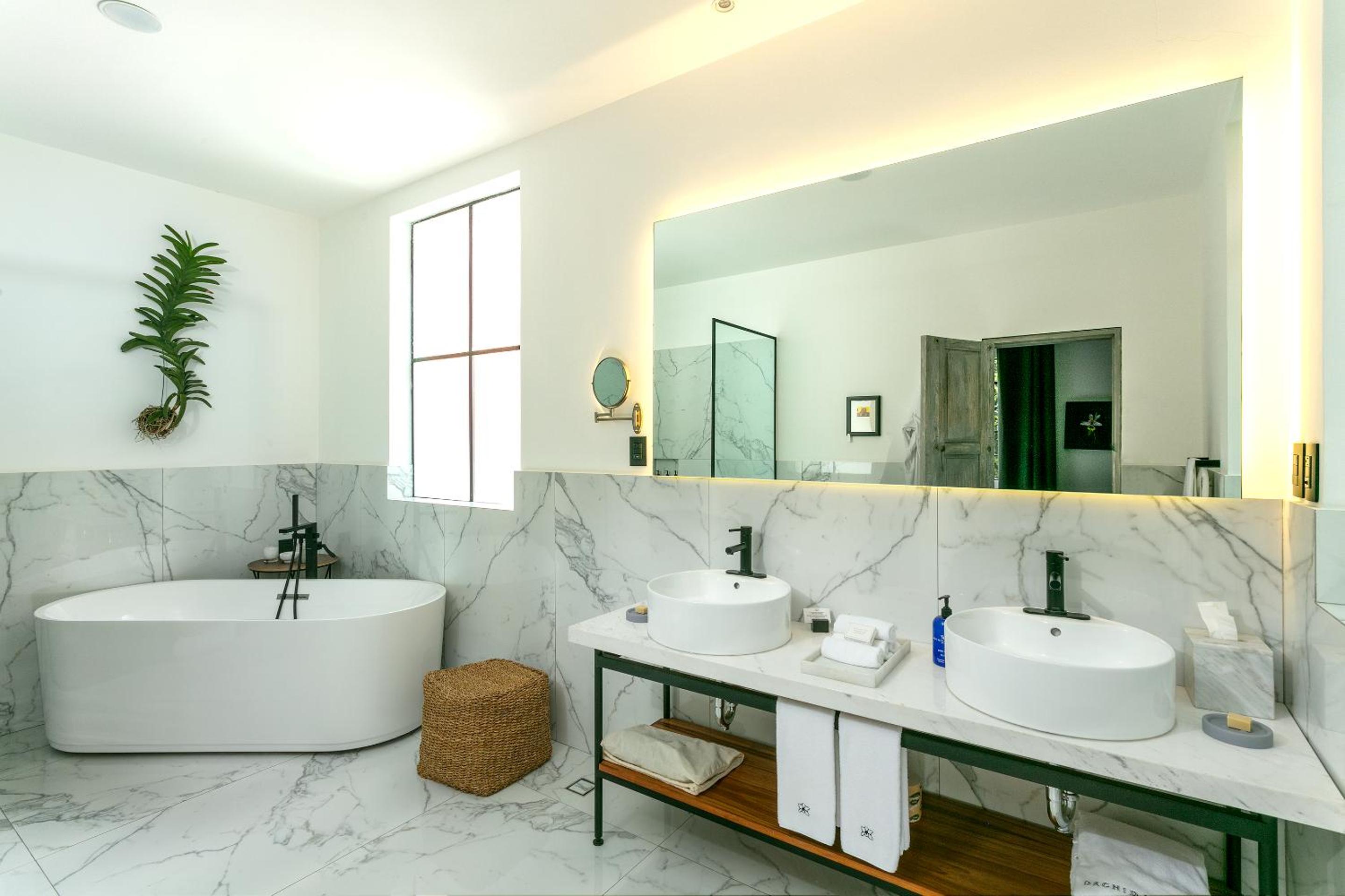 Superior Suite - Photo 55