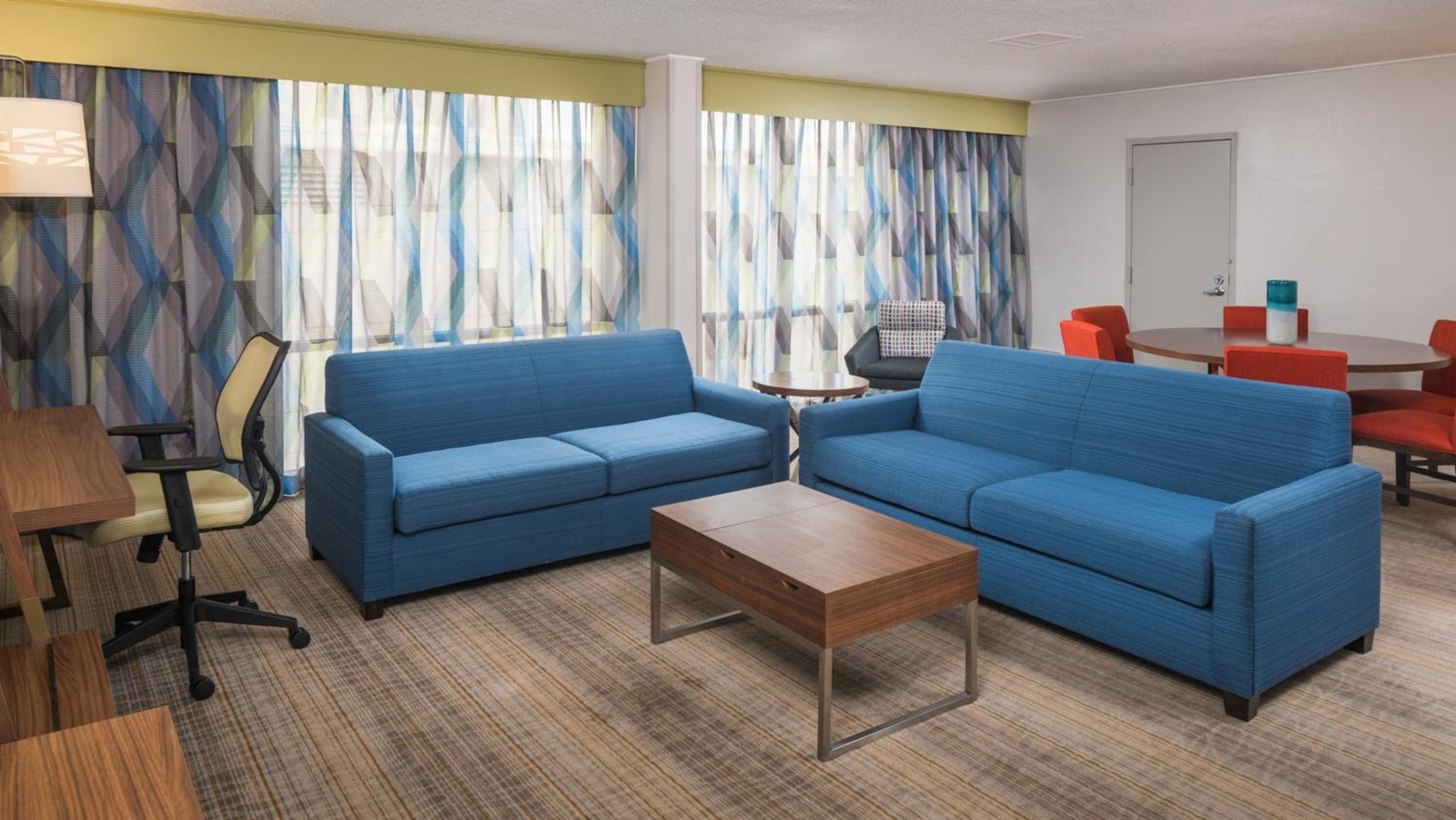 One-Bedroom King Suite with Sofa Bed - Photo 3