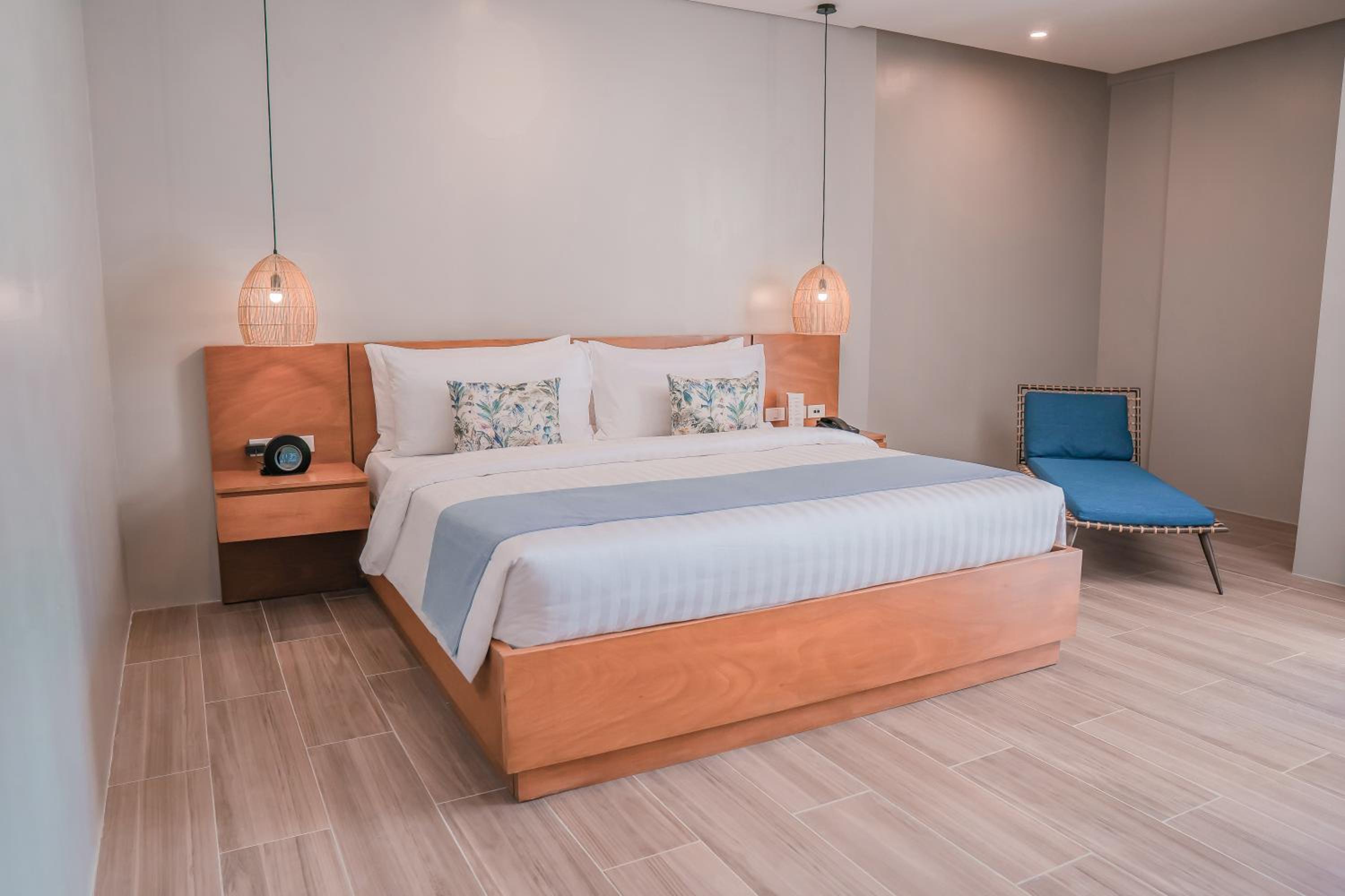 Deluxe Room - Photo 1