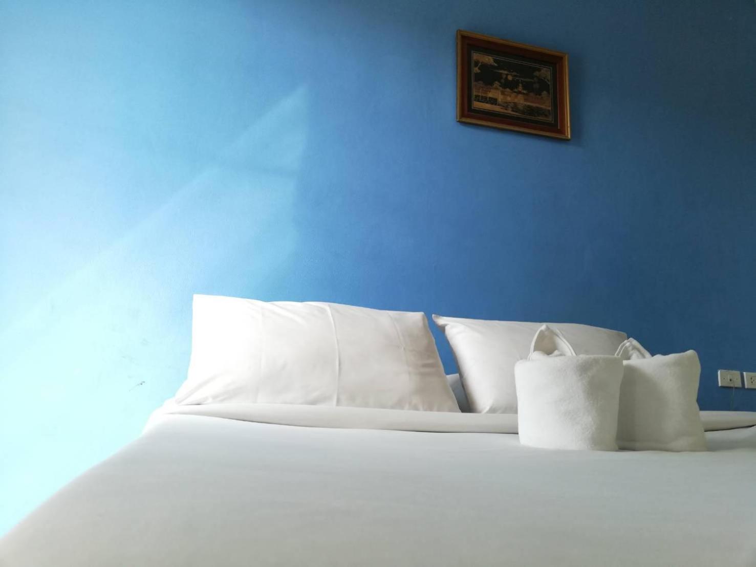 Deluxe Room - Photo 7
