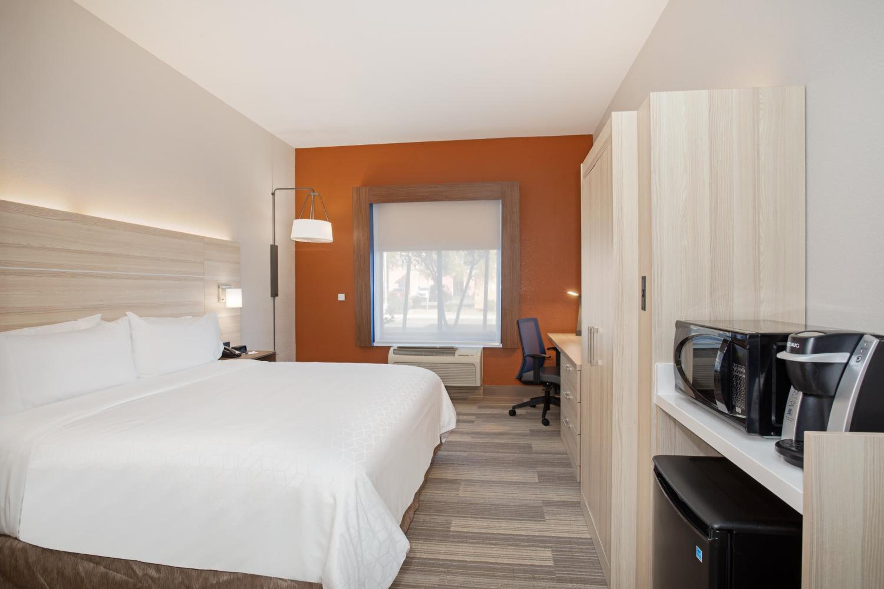 King Room - Mobility Access/Hearing Accessible - Photo 1