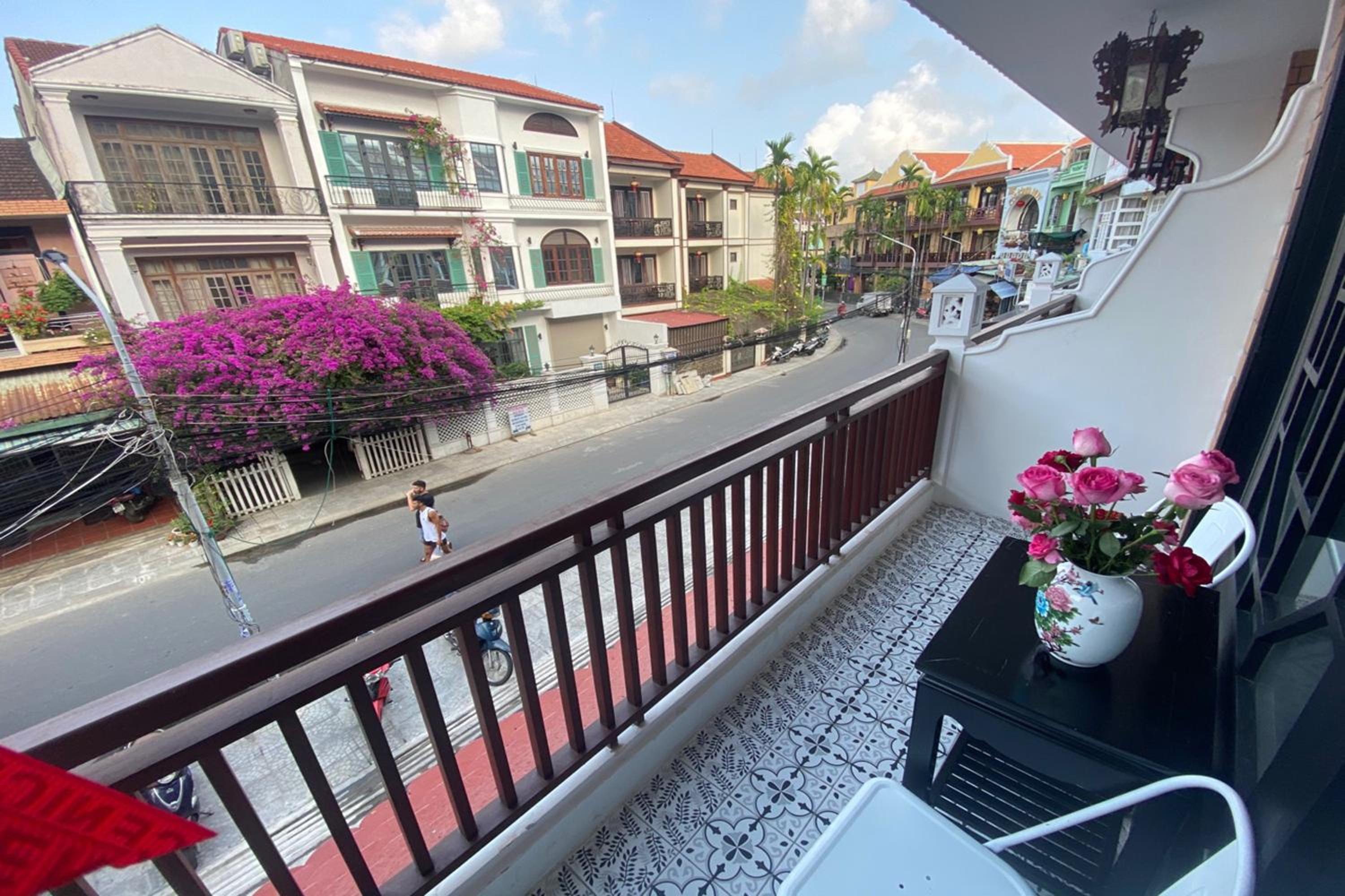 Deluxe Double Room with Balcony - Photo 5