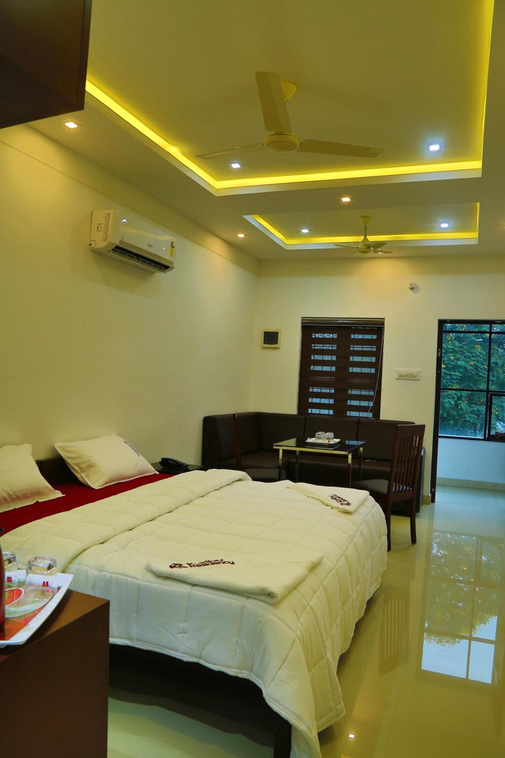 Deluxe Room - Photo 7