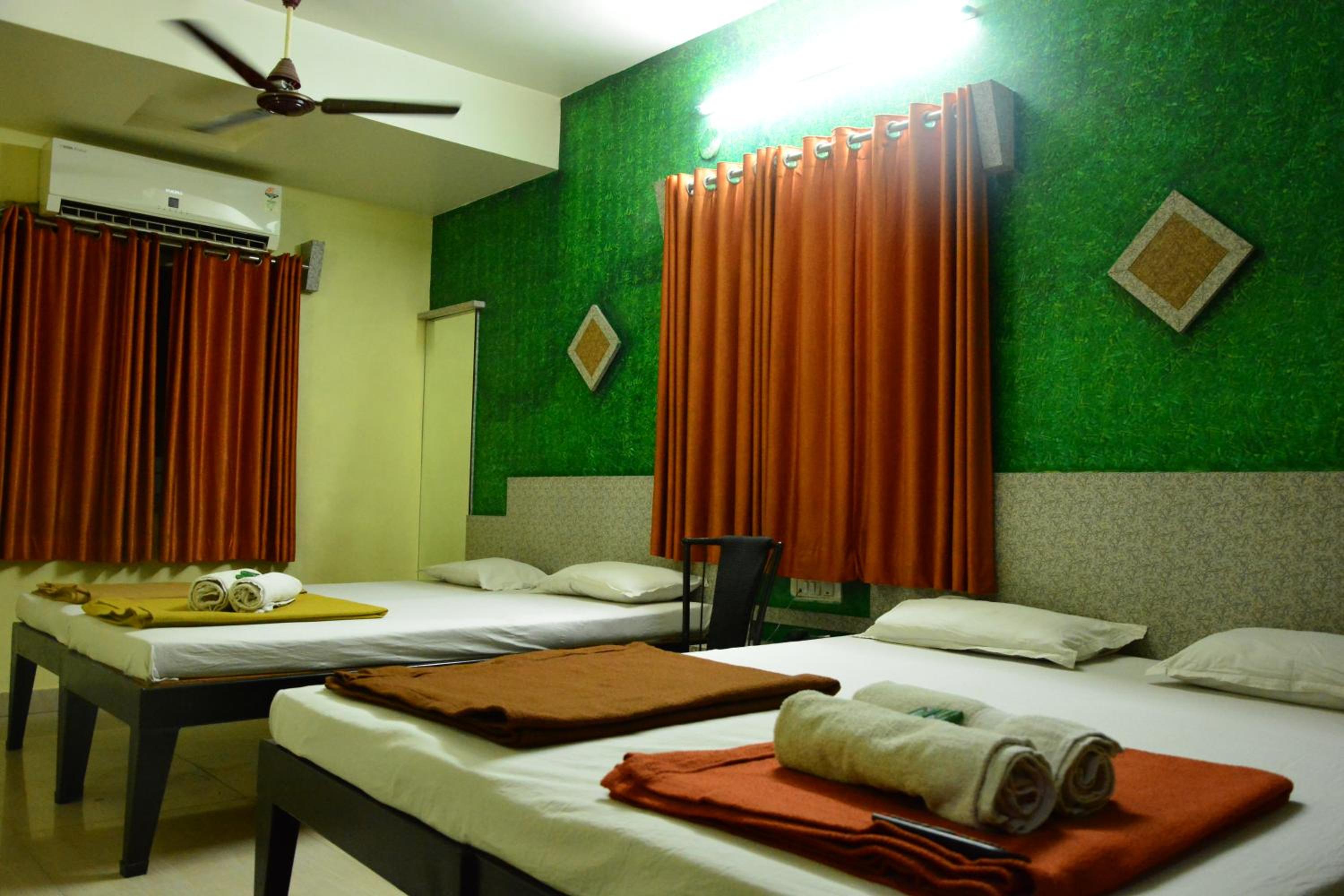 Standard Family Room with Fan - Photo 1