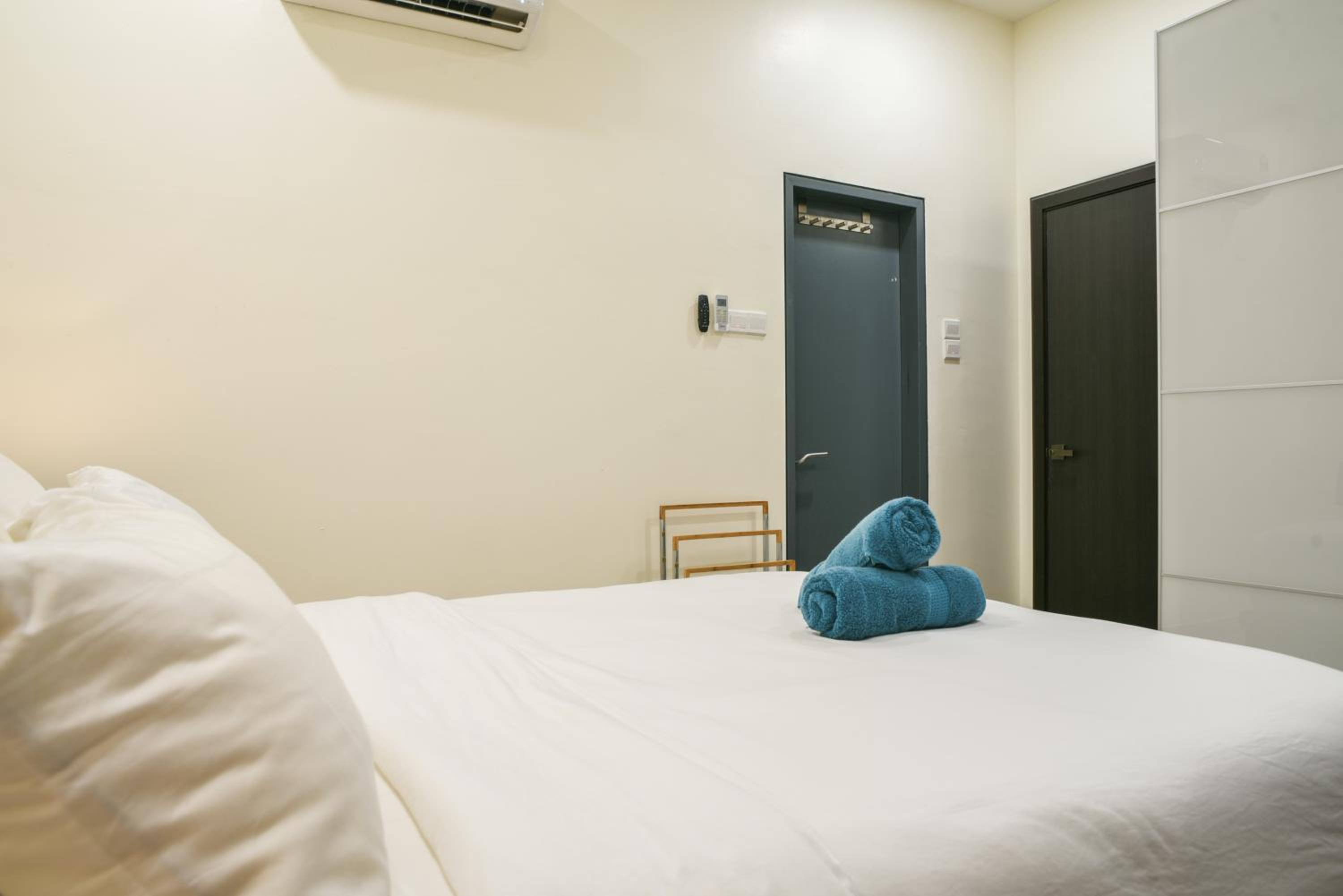 One-Bedroom Suite - Photo 9