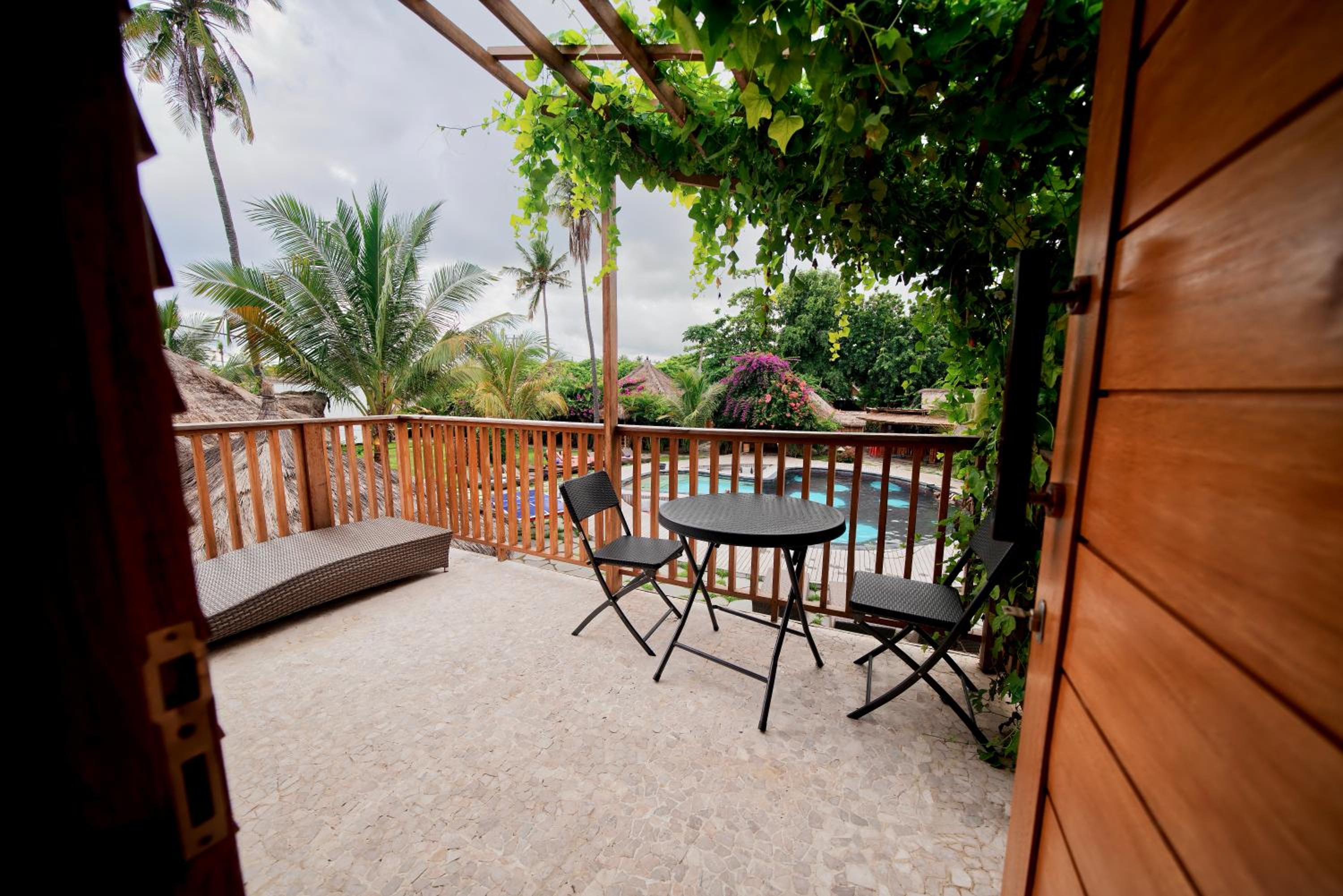 Superior Double or Twin Room with Pool View photo 2