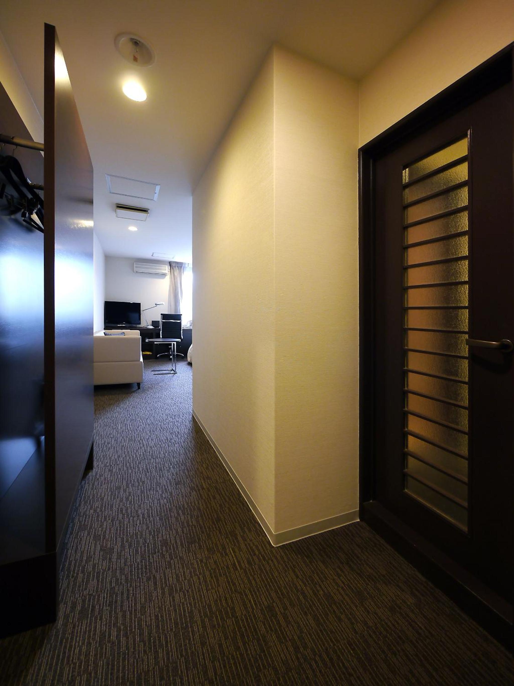 Twin Room - Smoking - Photo 5