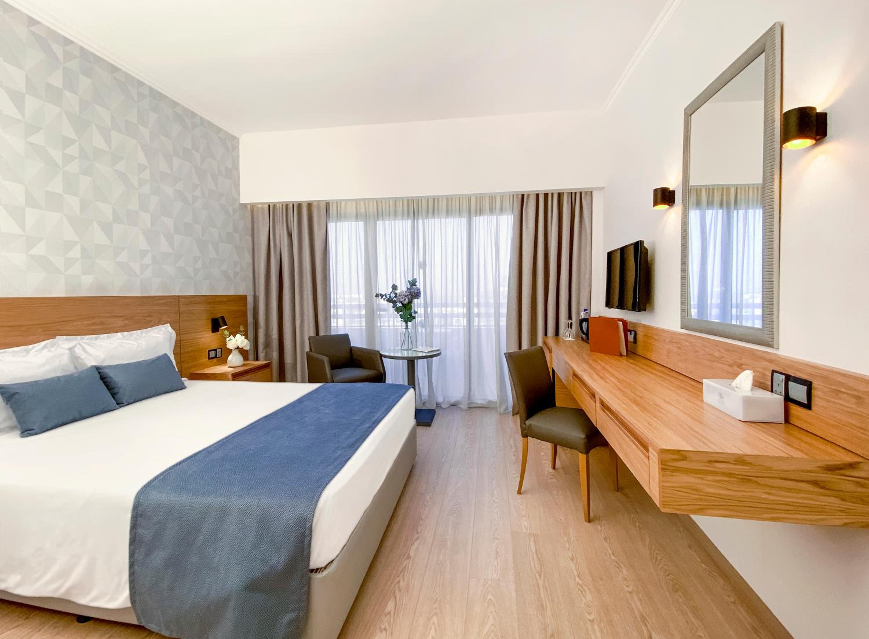 Executive Double or Twin Room - Photo 9