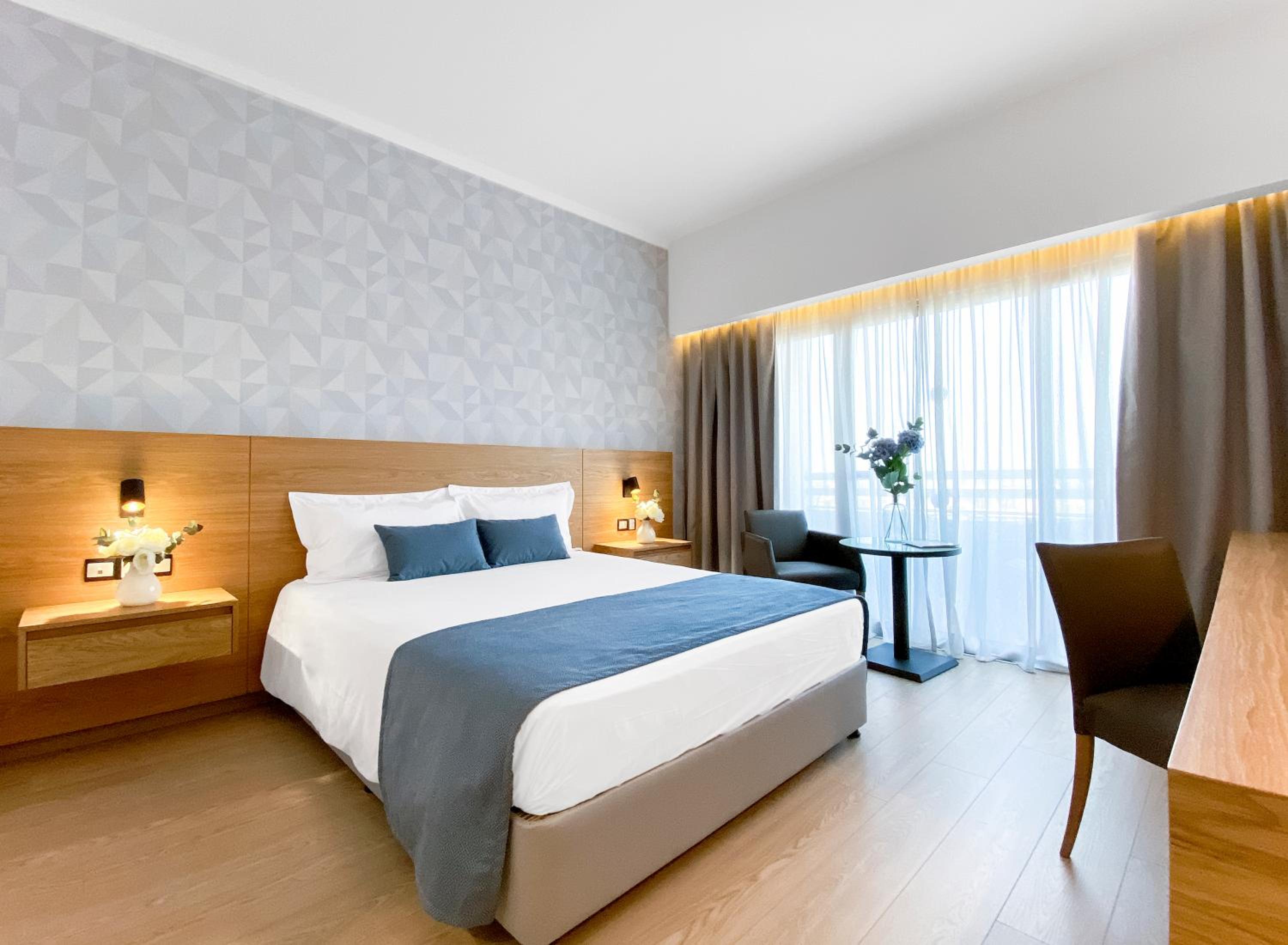 Executive Double or Twin Room - Photo 8