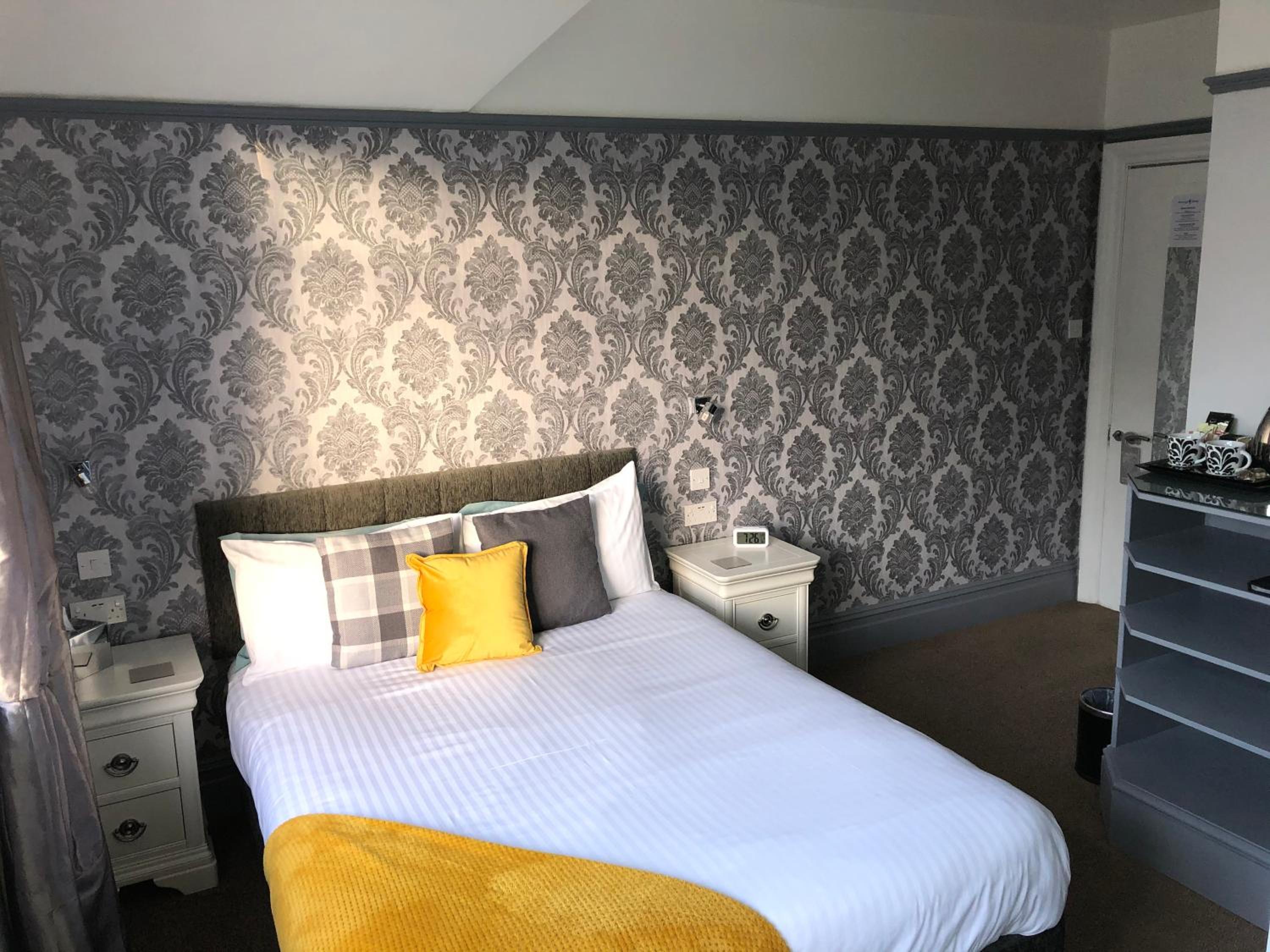 Double Room with Private Bathroom photo 1